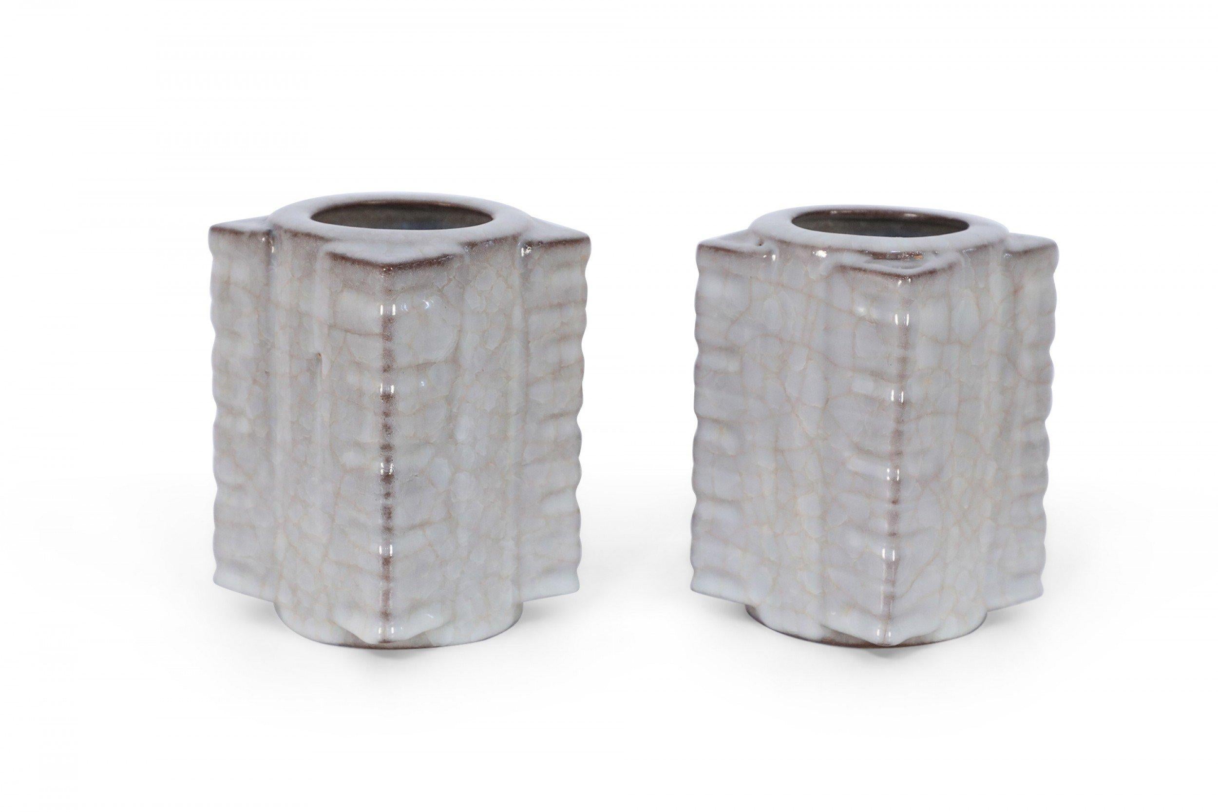 Pair of Chinese Song Dynasty Style Beige Cong Vases In Good Condition In New York, NY
