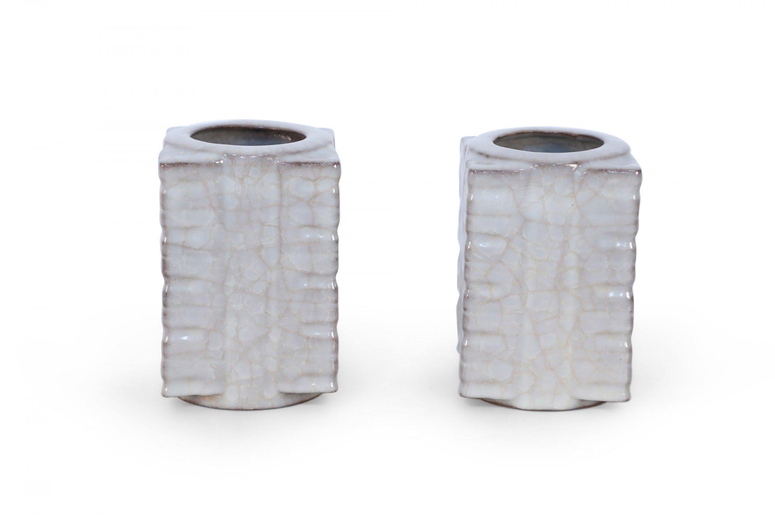 XIX secolo Coppia di vasi Cong beige in stile Dinastia Song cinese in vendita