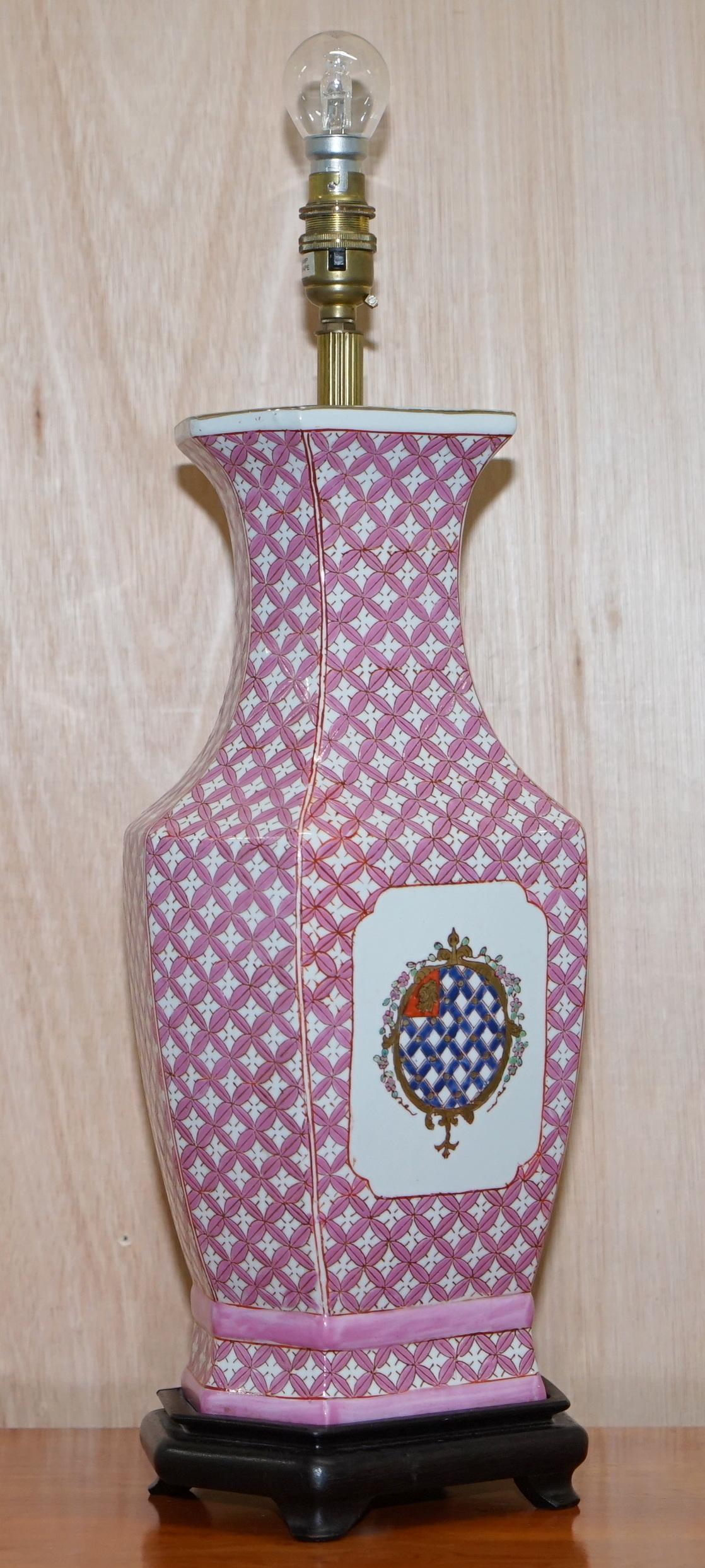 Pair of Chinese Style Ceramic Table Lamps with Gold Leaf Gilding from Tindle 11