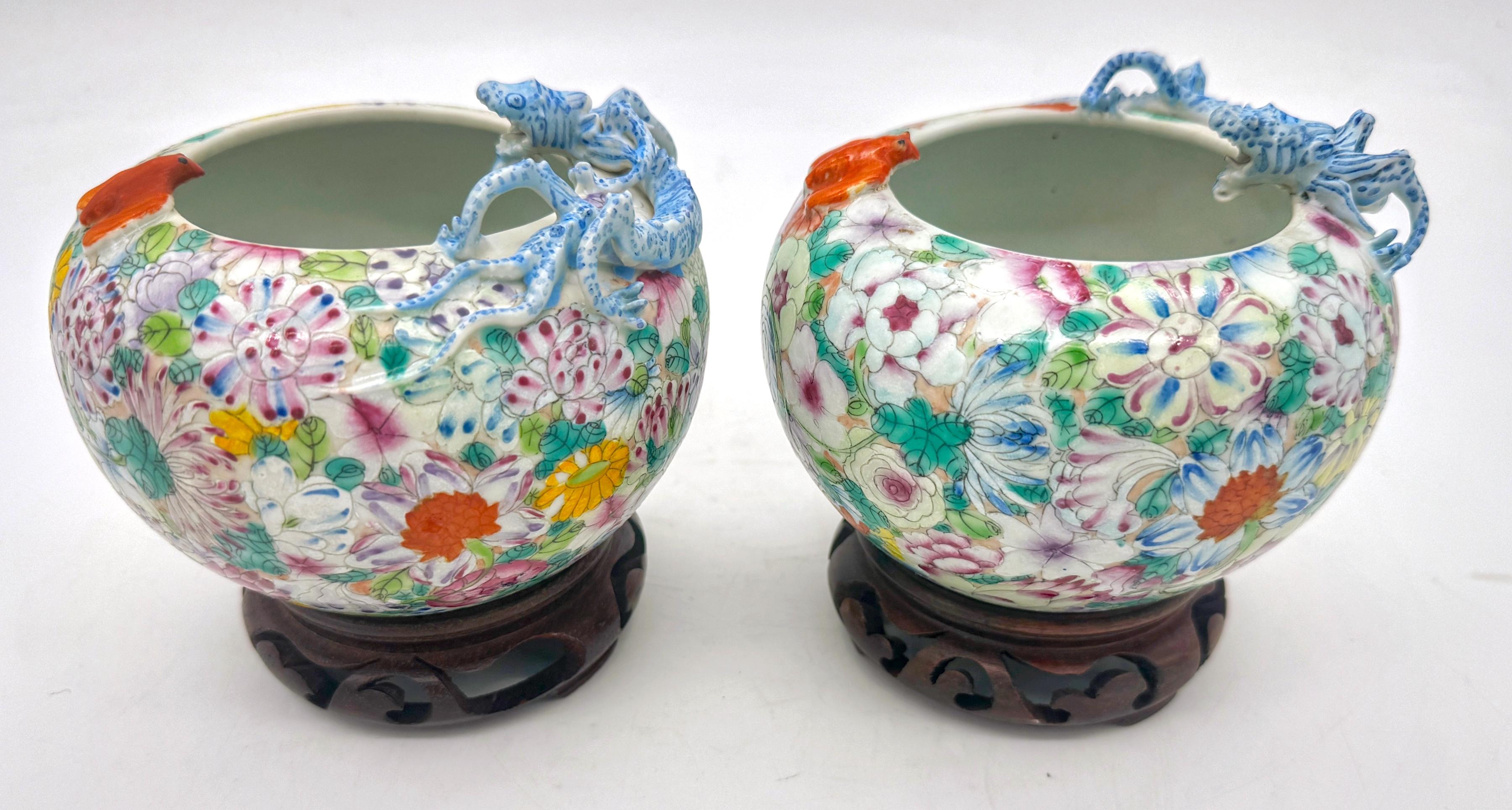 20th Century Pair of Chinese Thousand Flowers Porcelain Figural Vases For Sale