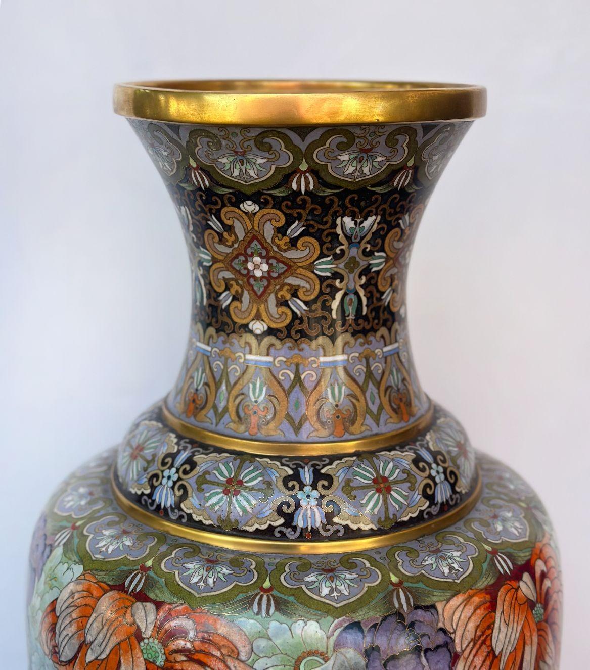 Pair of Chinese Traditional Cloisonné Vases In Good Condition For Sale In Los Angeles, CA