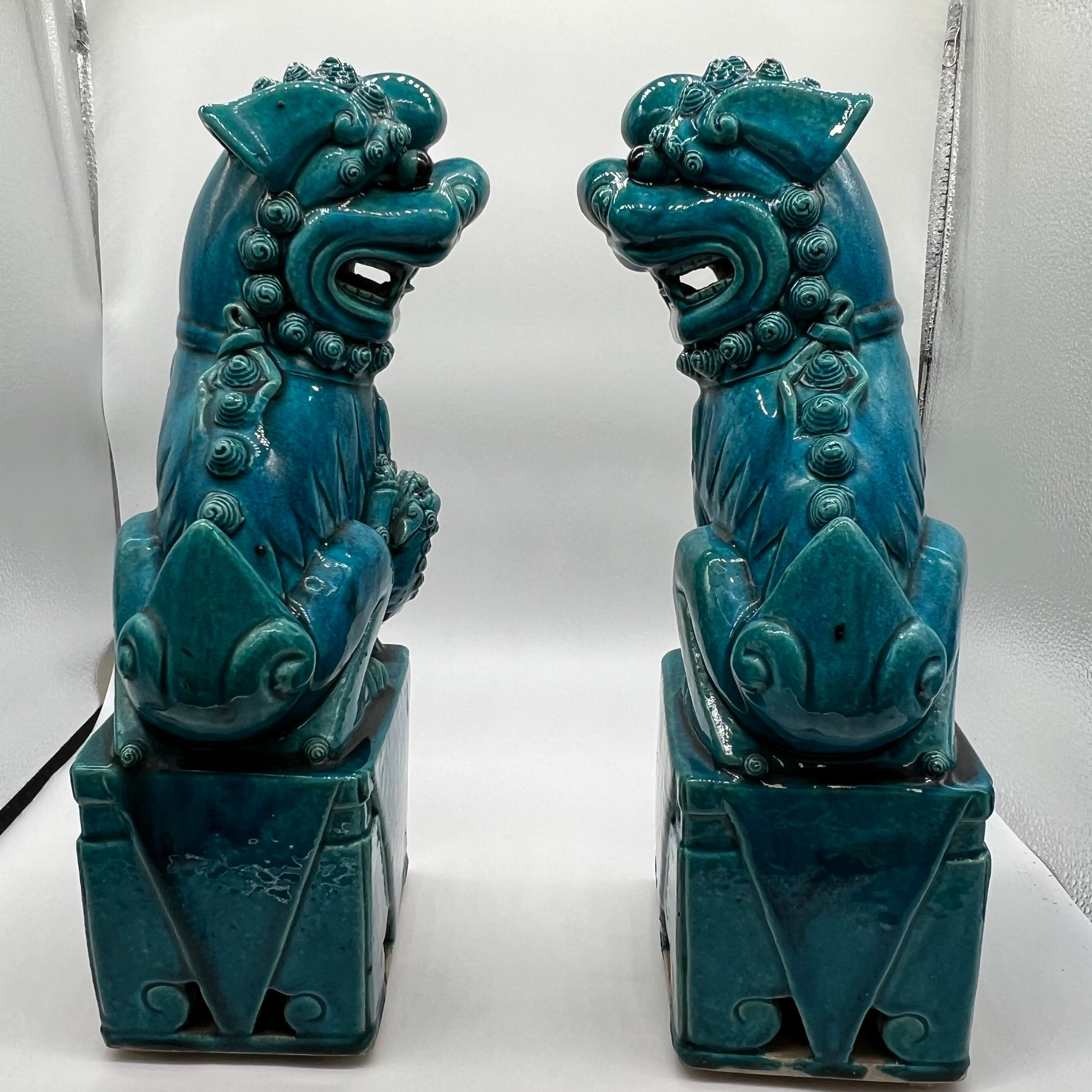 Pair of Chinese Turquoise Glazed Foo Dogs, circa 1880 In Good Condition For Sale In Chicago, IL
