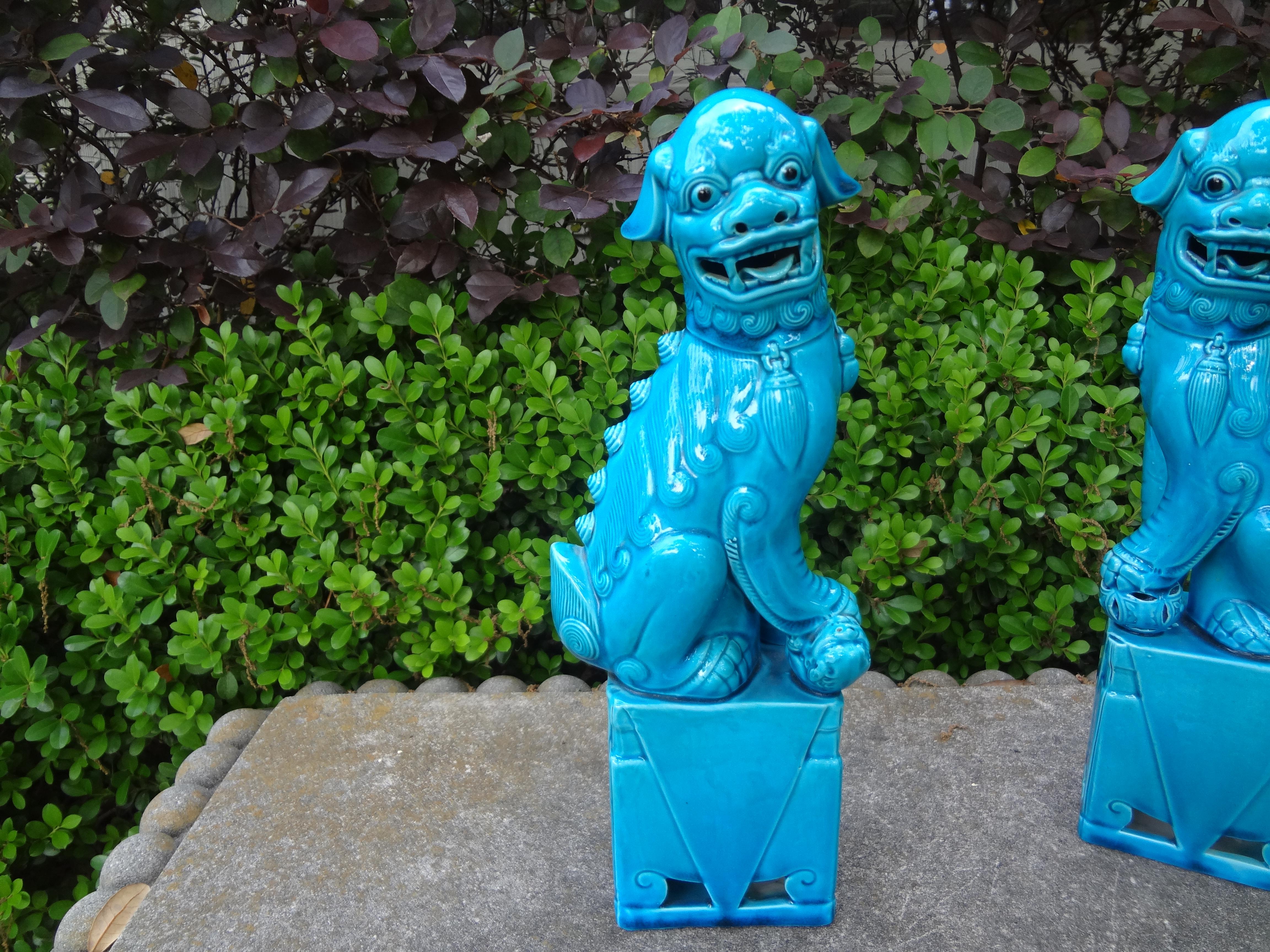 Pair Of Chinese Turquoise Glazed Porcelain Foo Dogs In Good Condition For Sale In Houston, TX
