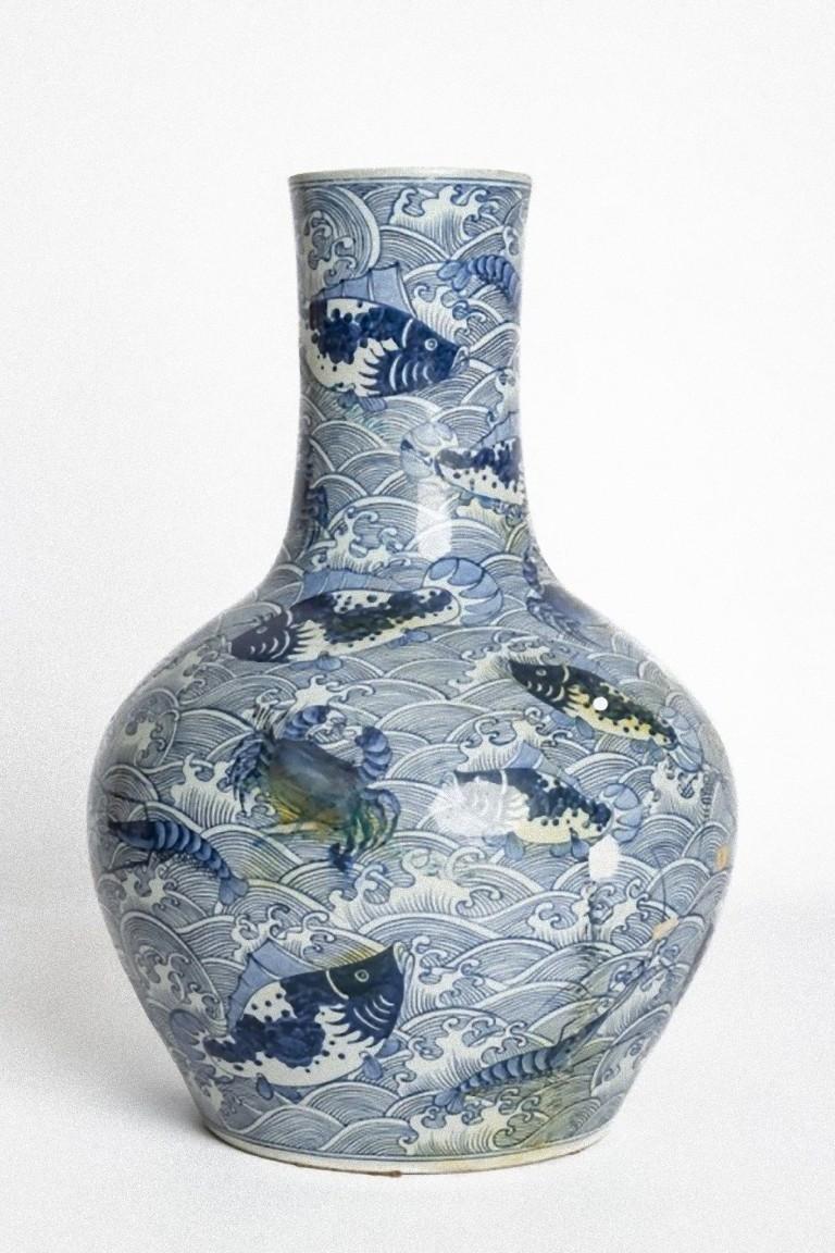 Pair of Chinese vases realized by Chinese manufacture at the beginning of the 20th century.

Very beautiful vases decorated with precious marine depiction.

Good condition except for little yellow stains on the surface. 

This object is