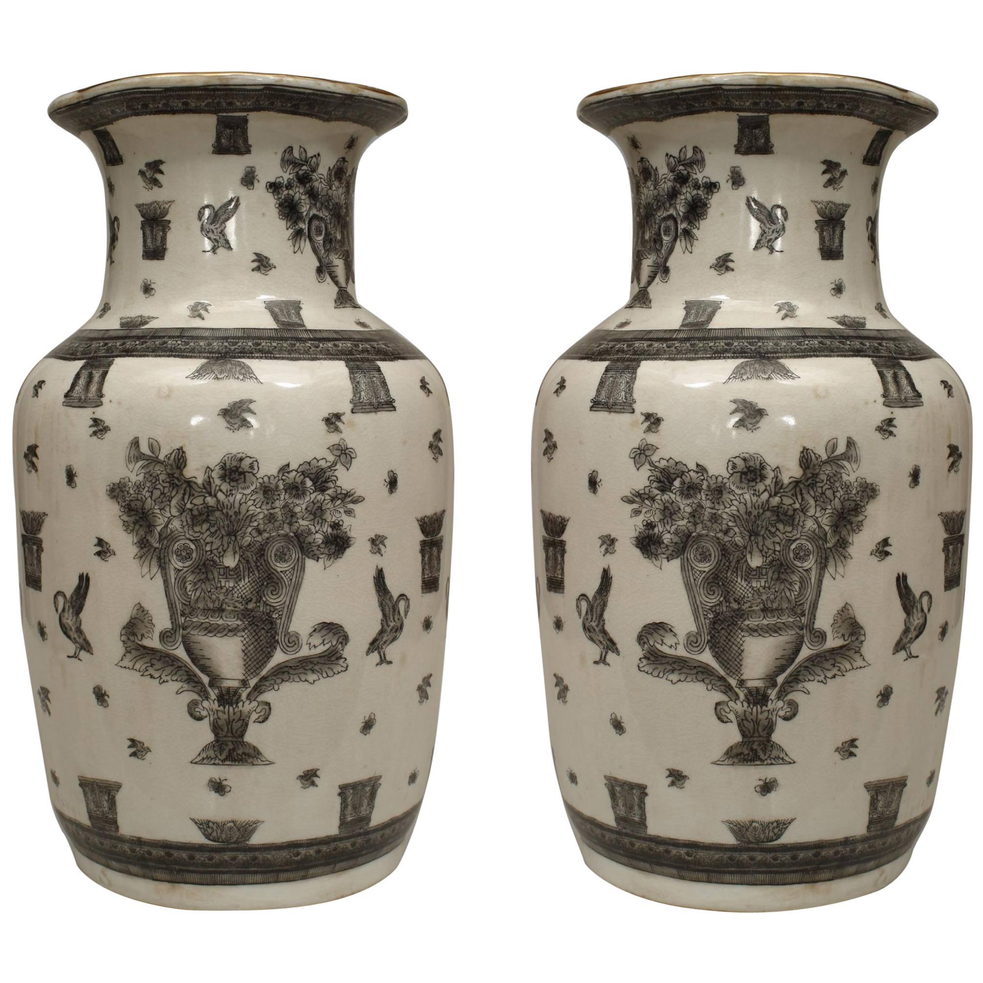 Pareja de urnas chinas de porcelana blanca y negra