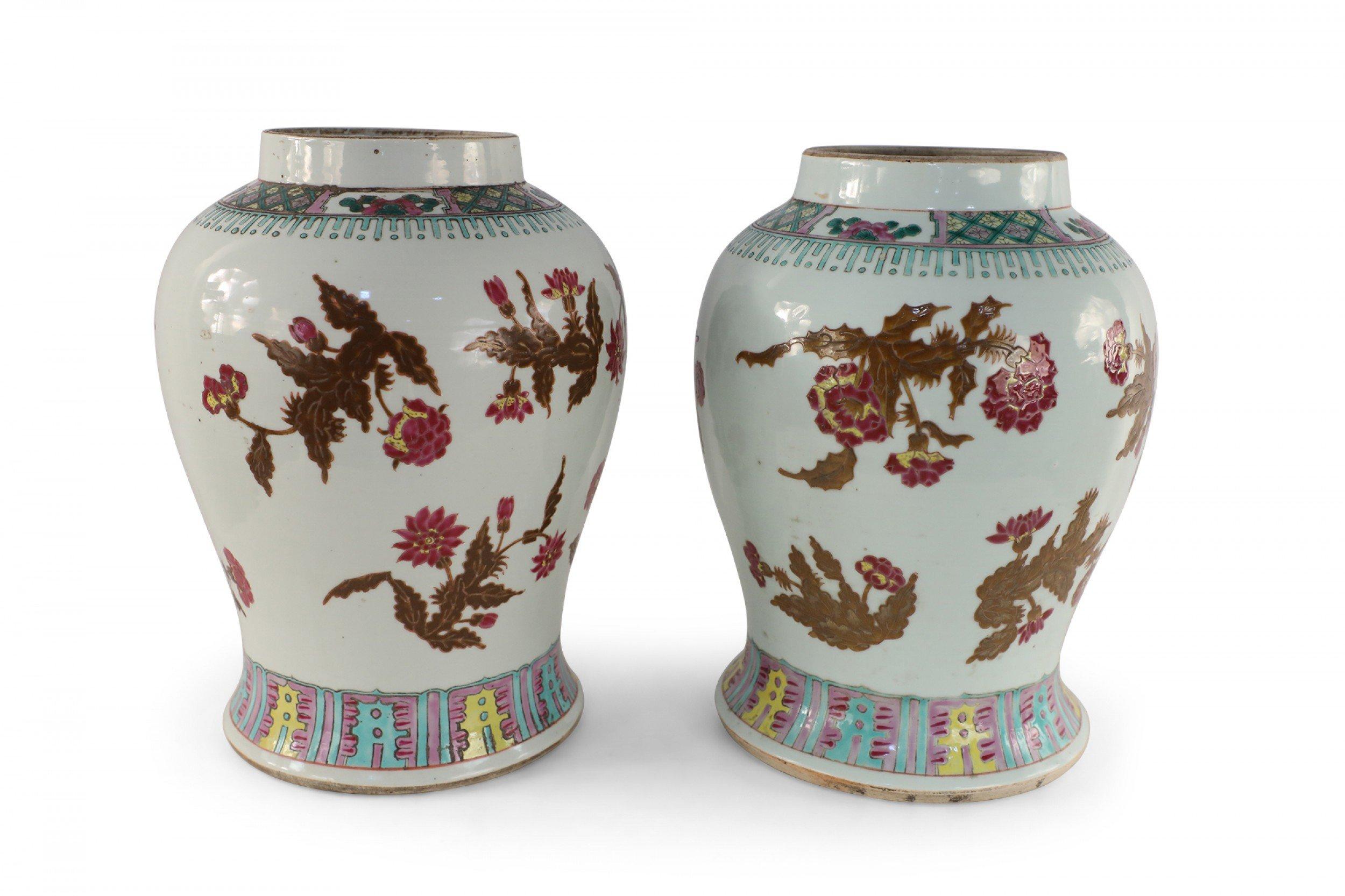 Pair of Chinese White and Umber Floral Design Porcelain Vases For Sale 4