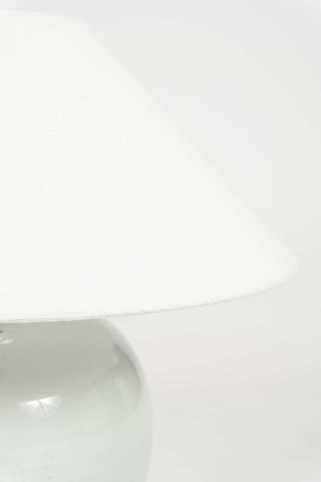 Pareja de lámparas chinas de tarro de jengibre blanco Al fuego en venta