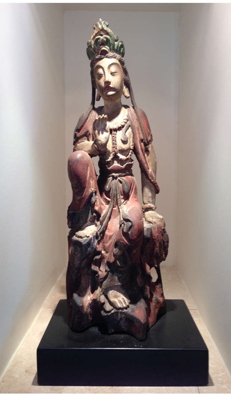 Ming Pair of Chinese Wood Statues of Guanyin For Sale