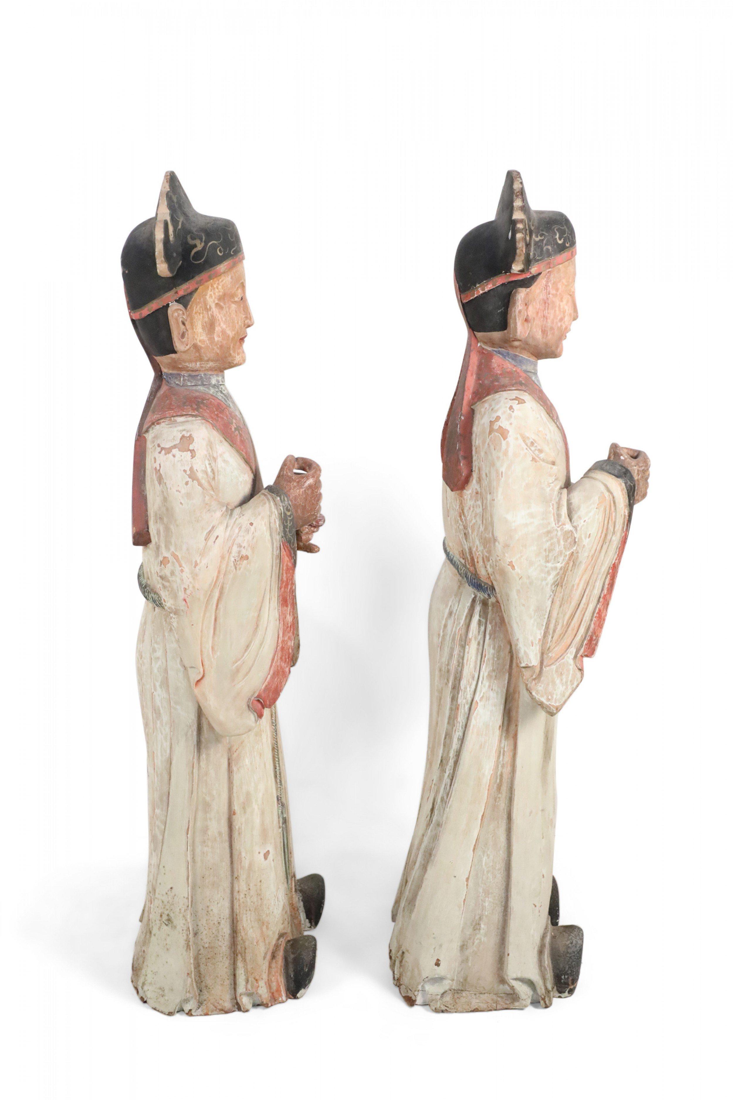 Pair of Chinese Wooden Civil Officer Statues In Good Condition For Sale In New York, NY