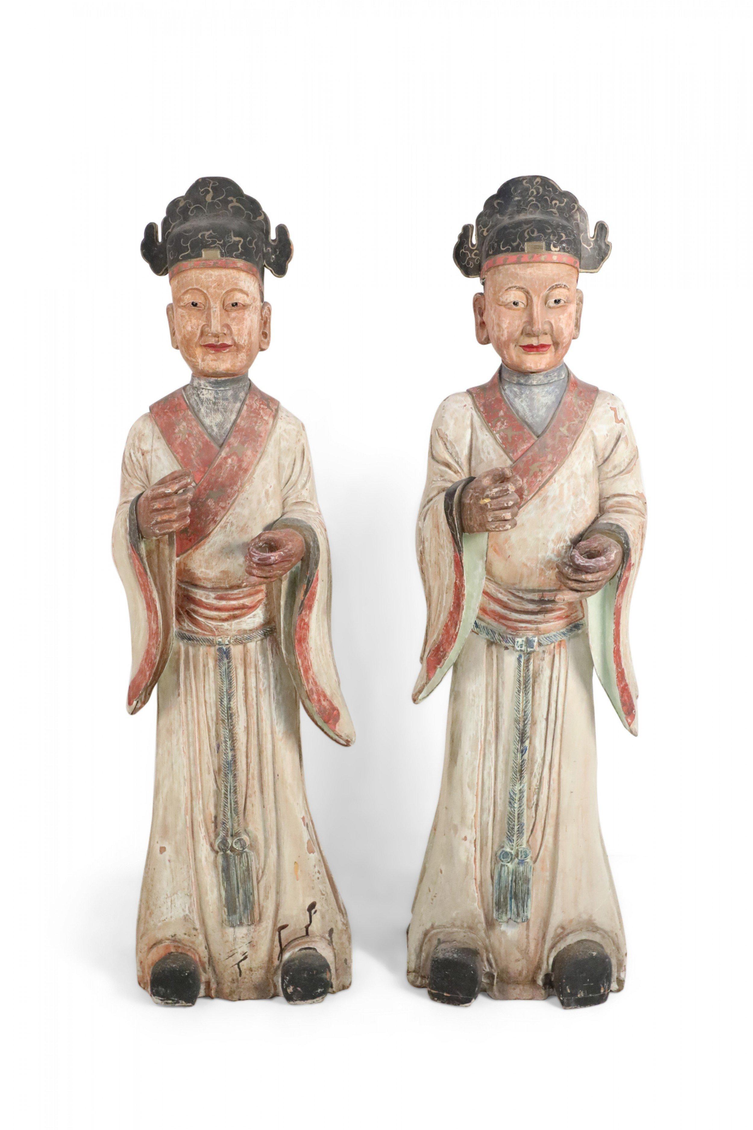 20th Century Pair of Chinese Wooden Civil Officer Statues For Sale