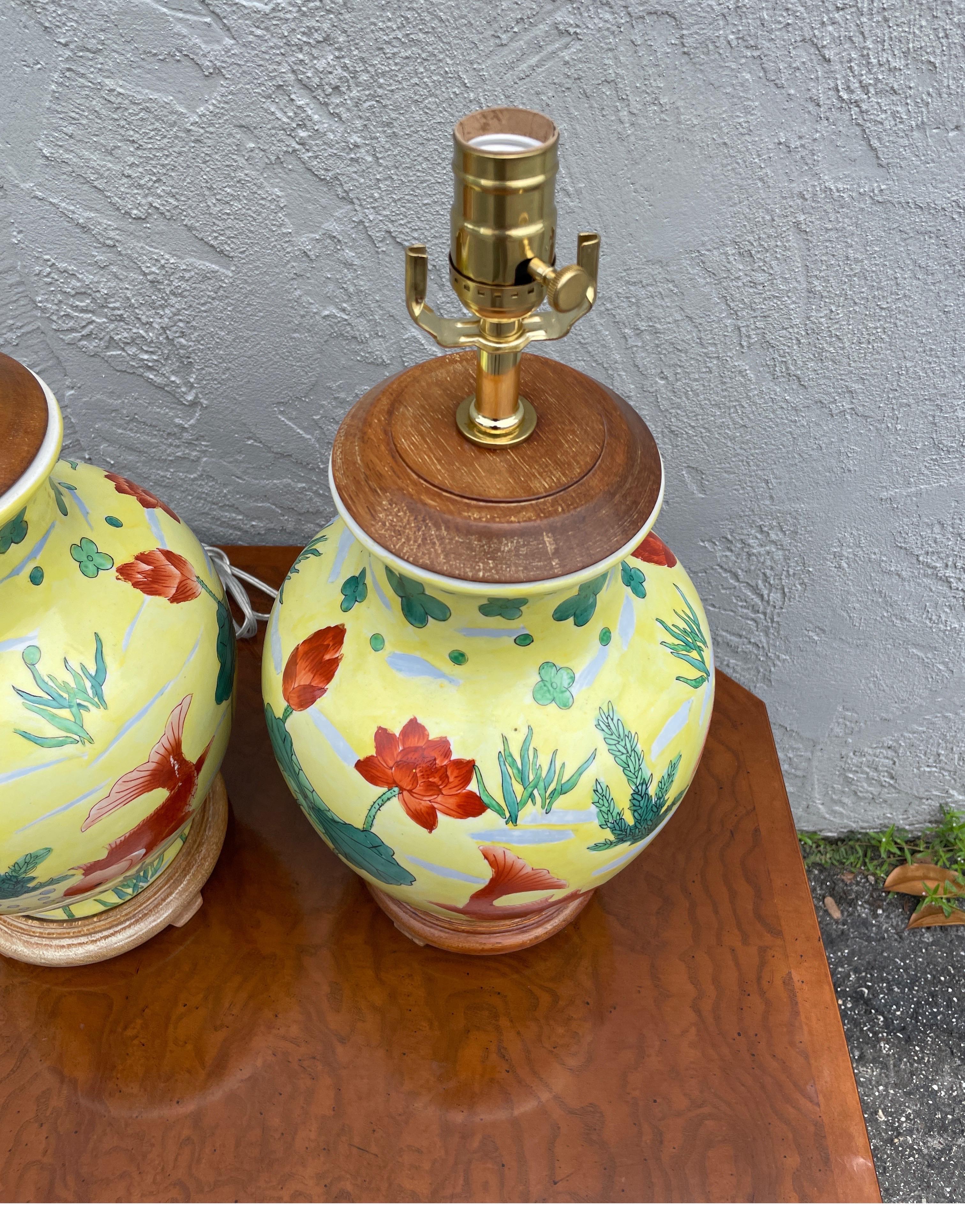Pair of Chinese Yellow Ginger Jar Lamps with Coy Fish In Good Condition For Sale In West Palm Beach, FL