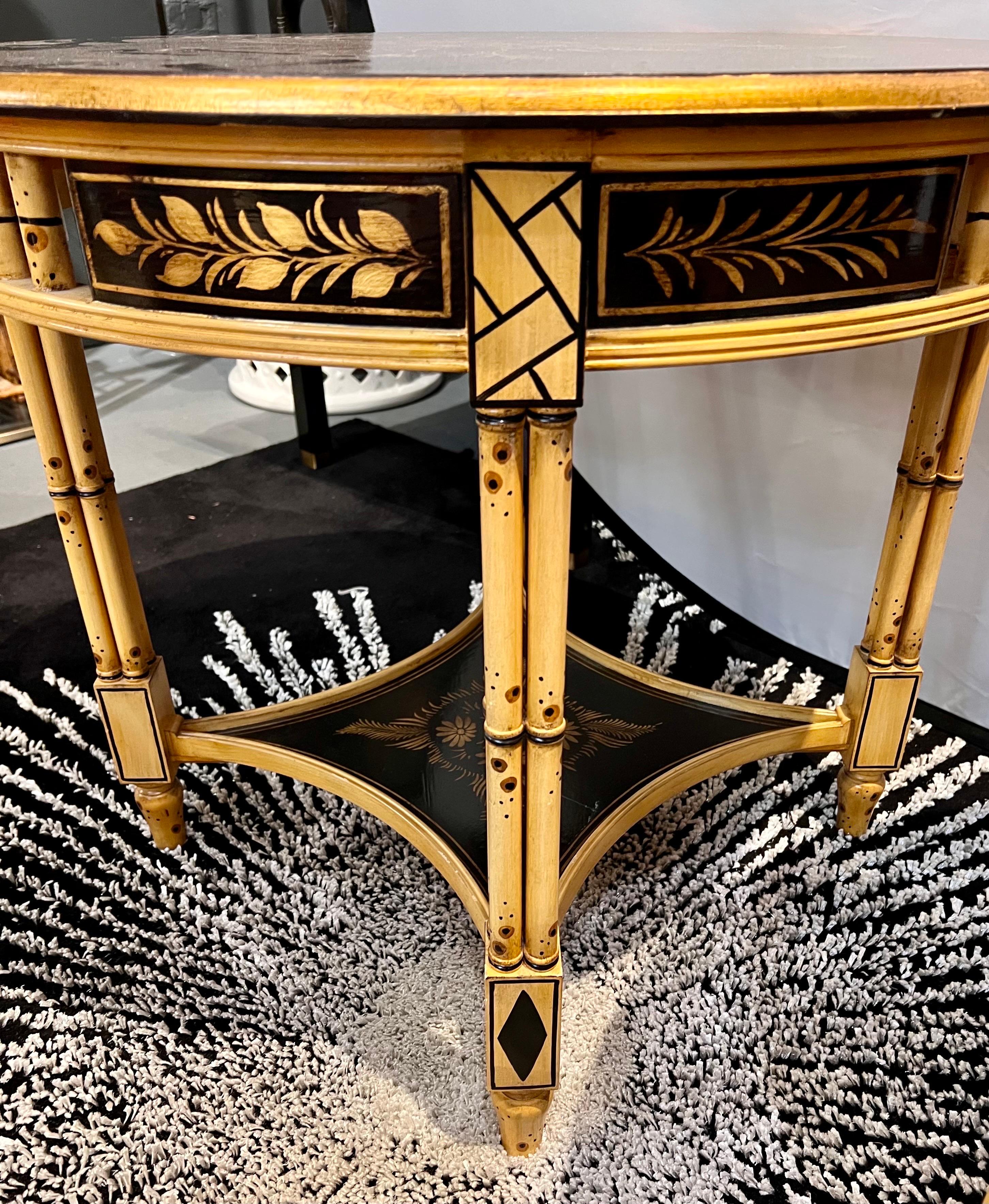 20th Century Pair of Chinoiserie Black Lacquered and Gold Faux Bamboo Round Tables For Sale