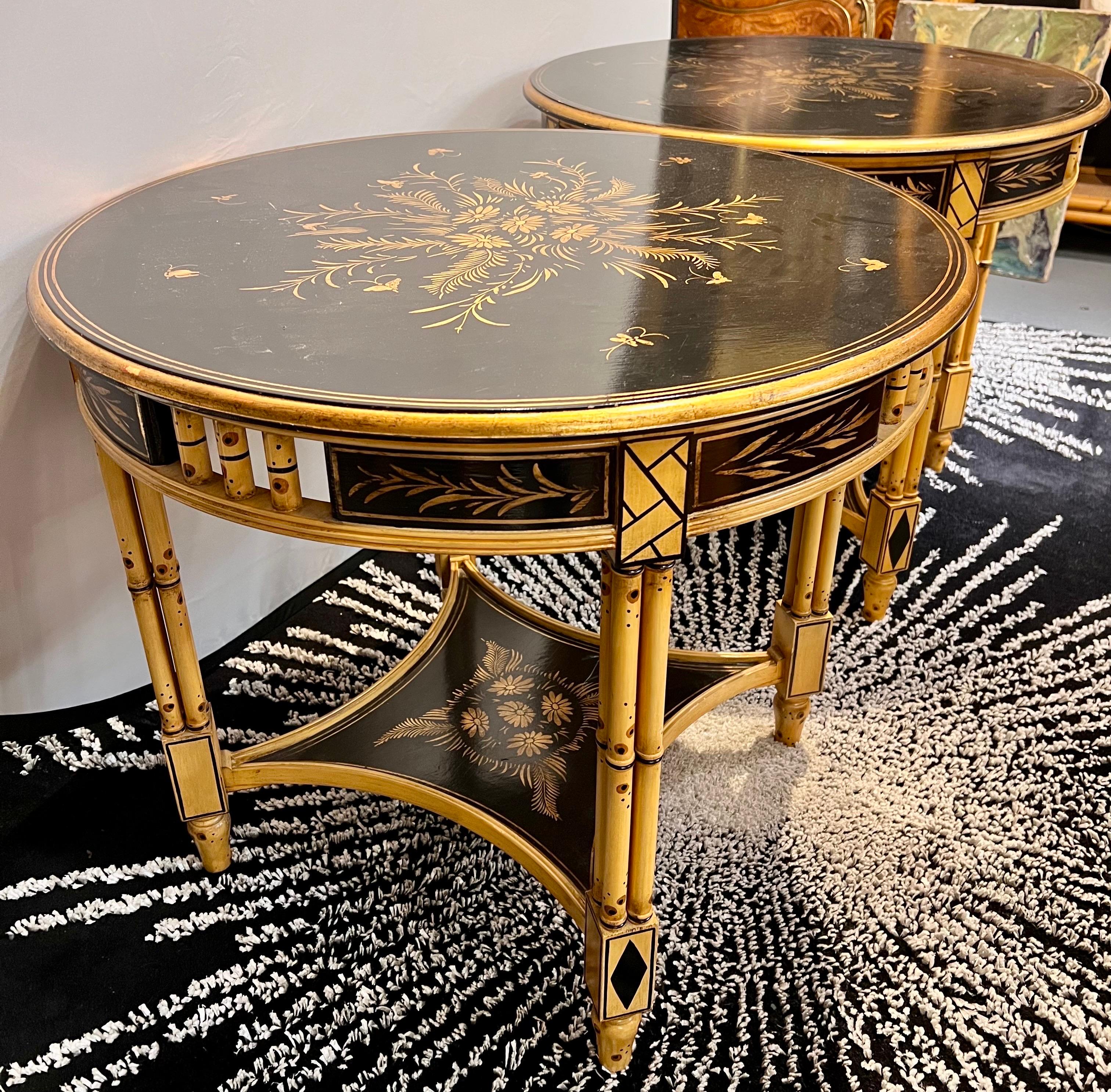 20th Century Pair of Chinoiserie Black Lacquered and Gold Faux Bamboo Round Tables For Sale