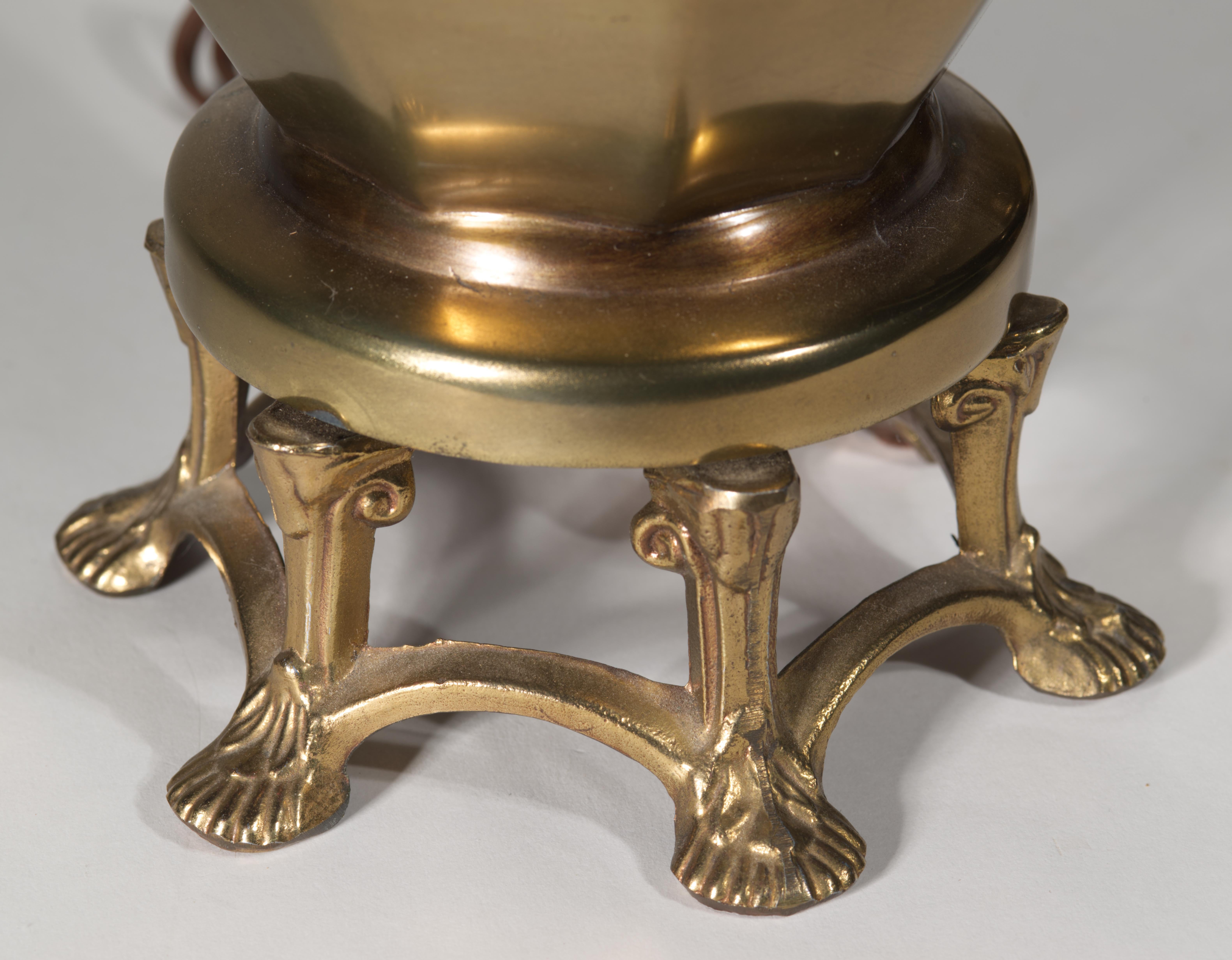 Cast Pair of Chinoiserie Bronze Ginger Jar Urn Table Lamps on Claw Foot Bases For Sale