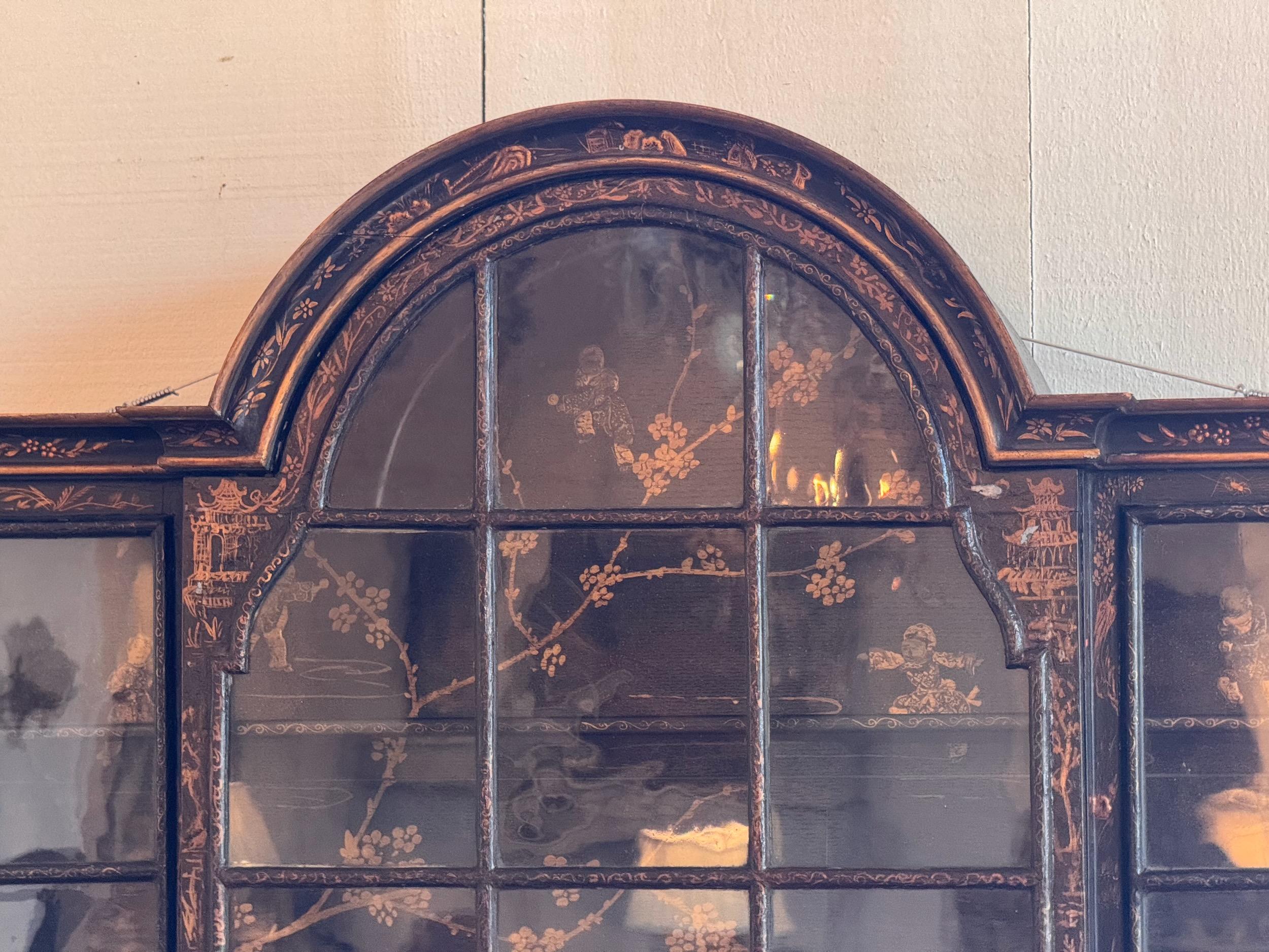 19th Century Pair of Chinoiserie Hanging Cabinets