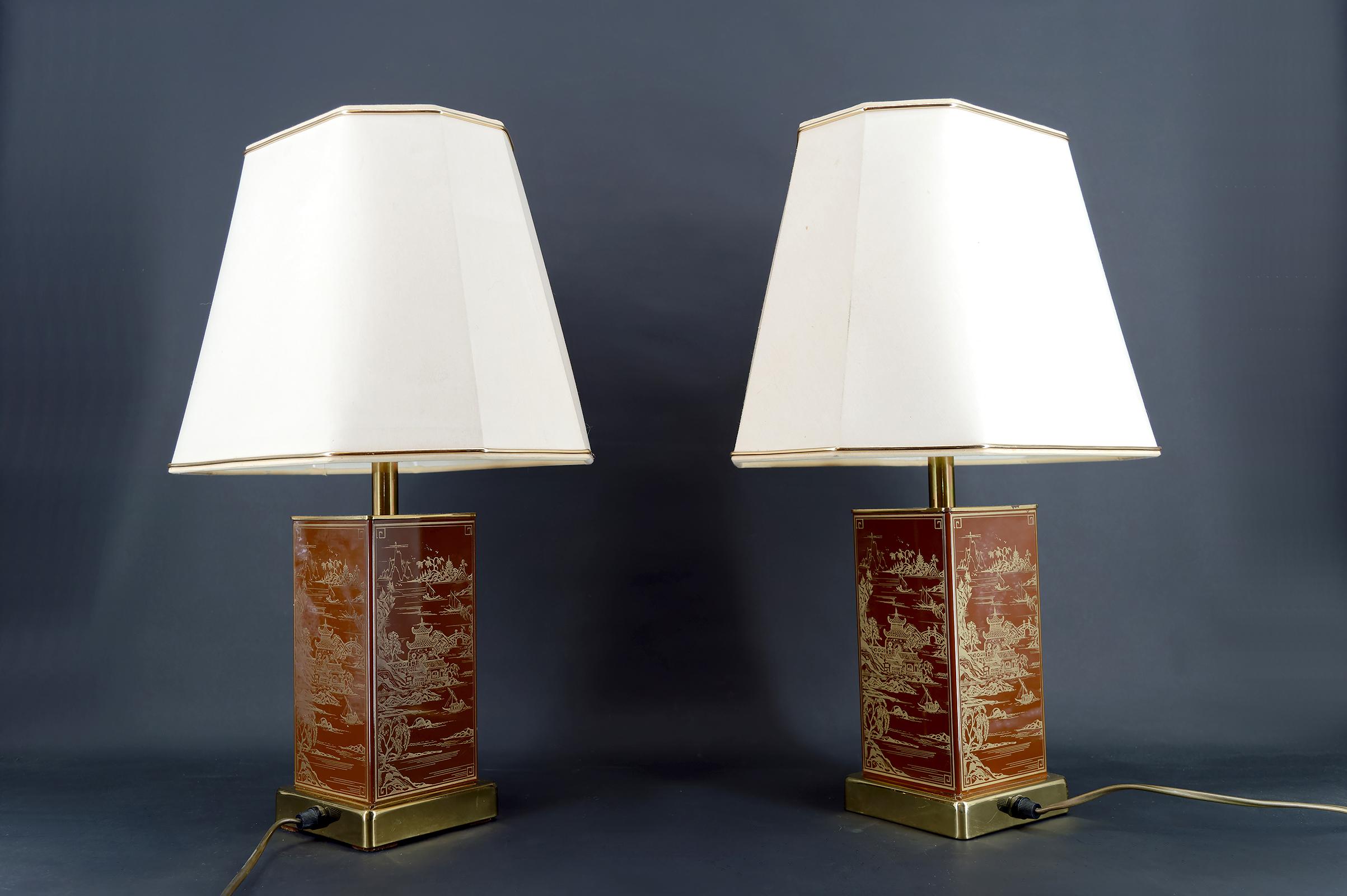 Émaillé Paire de lampes Chinoiserie / Japonisme, style Hollywood Regency, France, années 1970 en vente