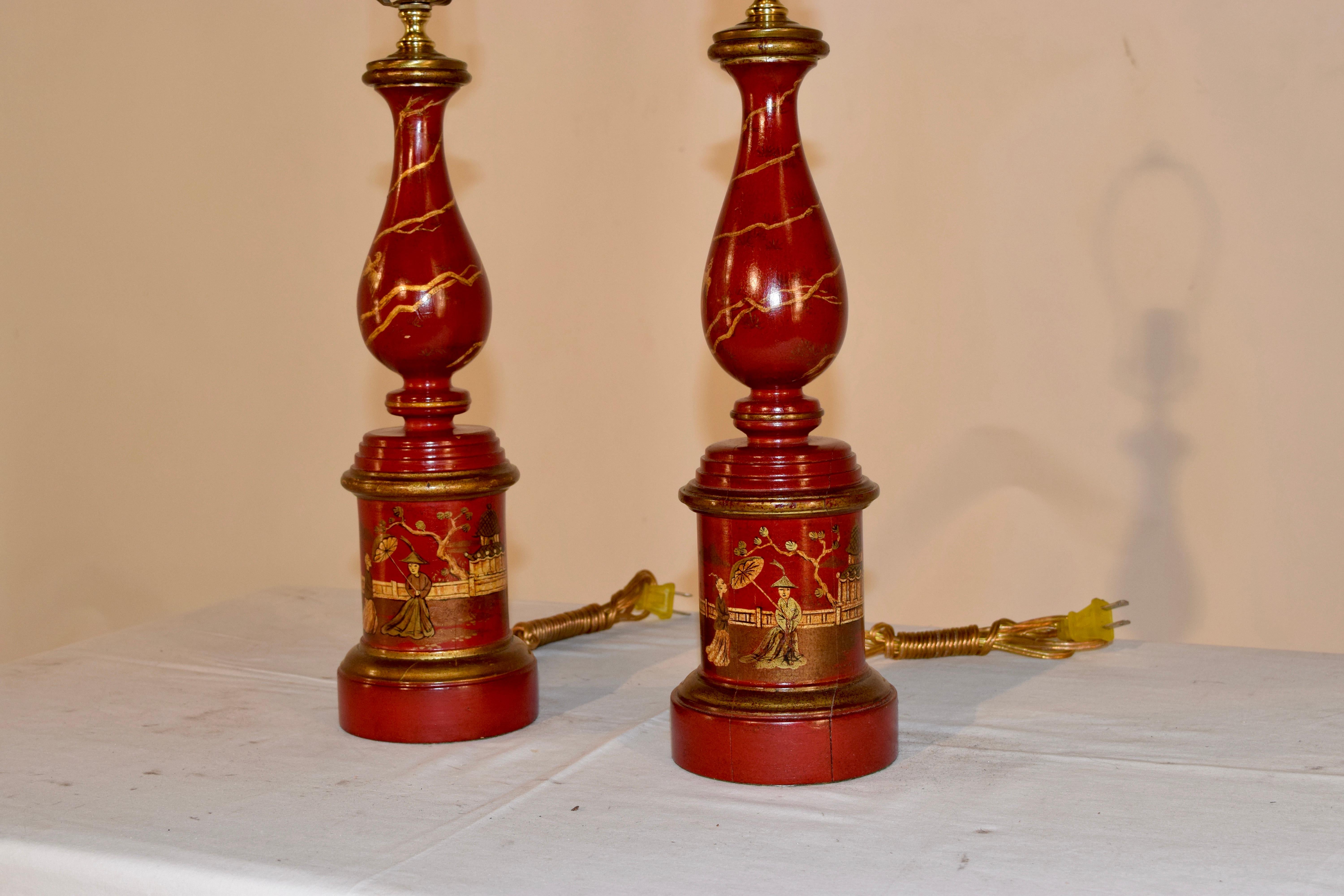 Paar Chinoiserie-Lampen, um 1960 im Zustand „Gut“ im Angebot in High Point, NC