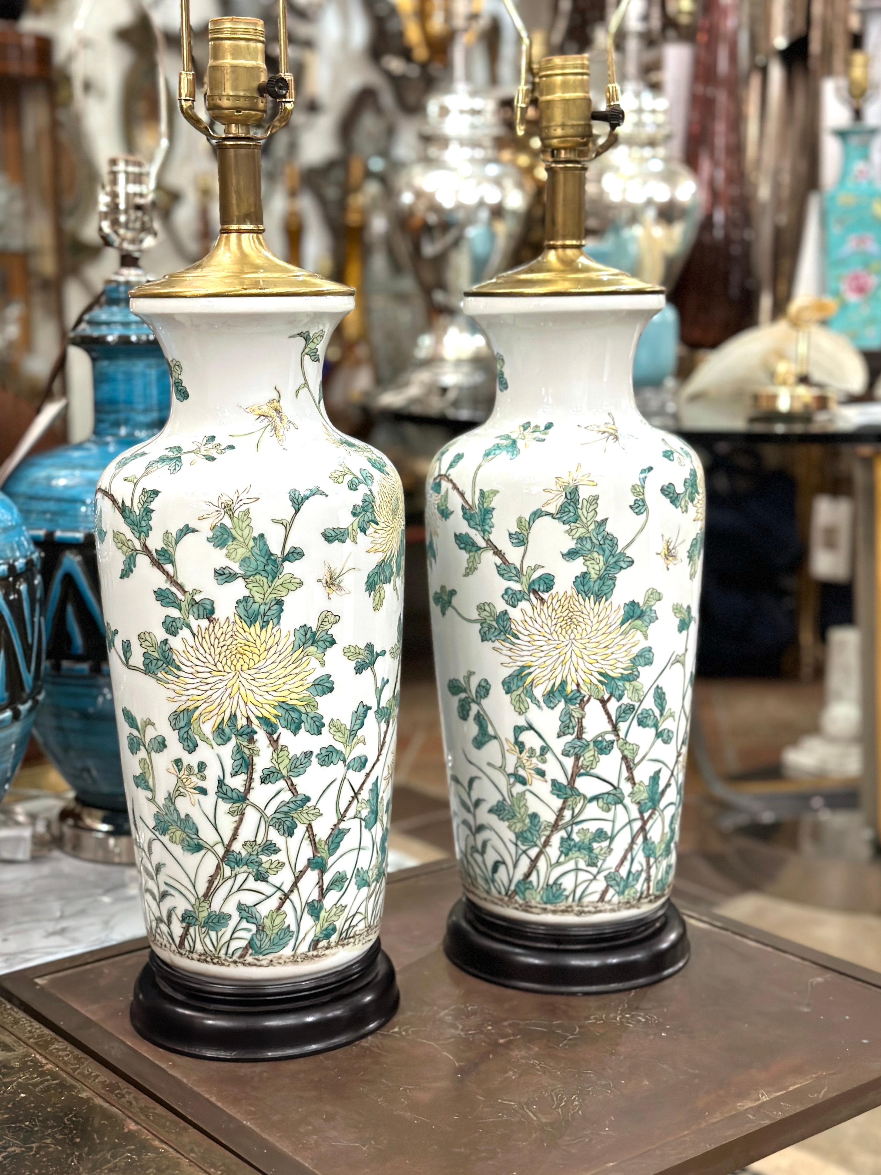 Porcelain Pair of Chinoiserie Lamps For Sale