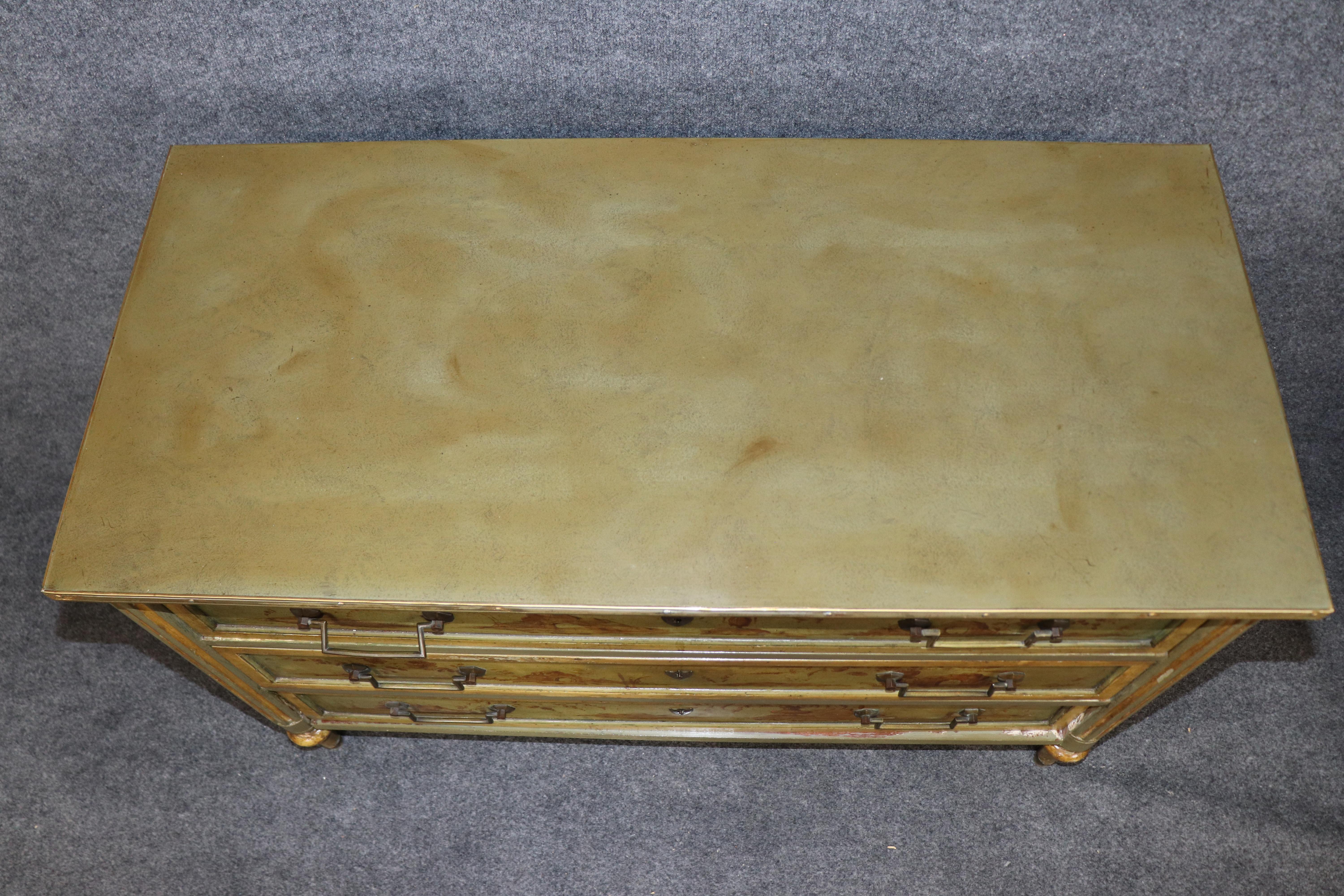 Milieu du XXe siècle Pair of Chinoiserie Maison Jansen Attributed French Directoire Commodes en vente