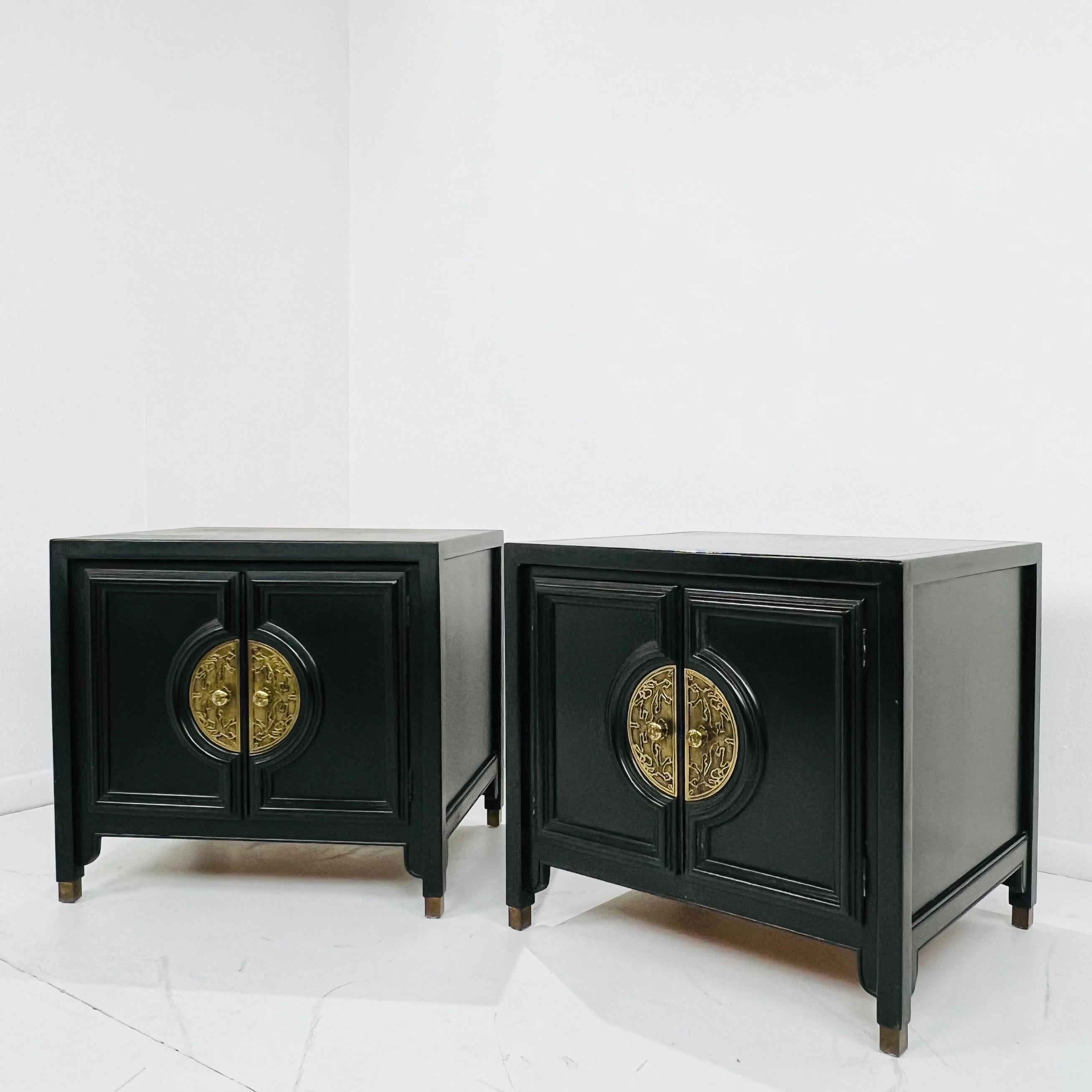 North American Pair of Chinoiserie Nightstands by Century Furniture For Sale