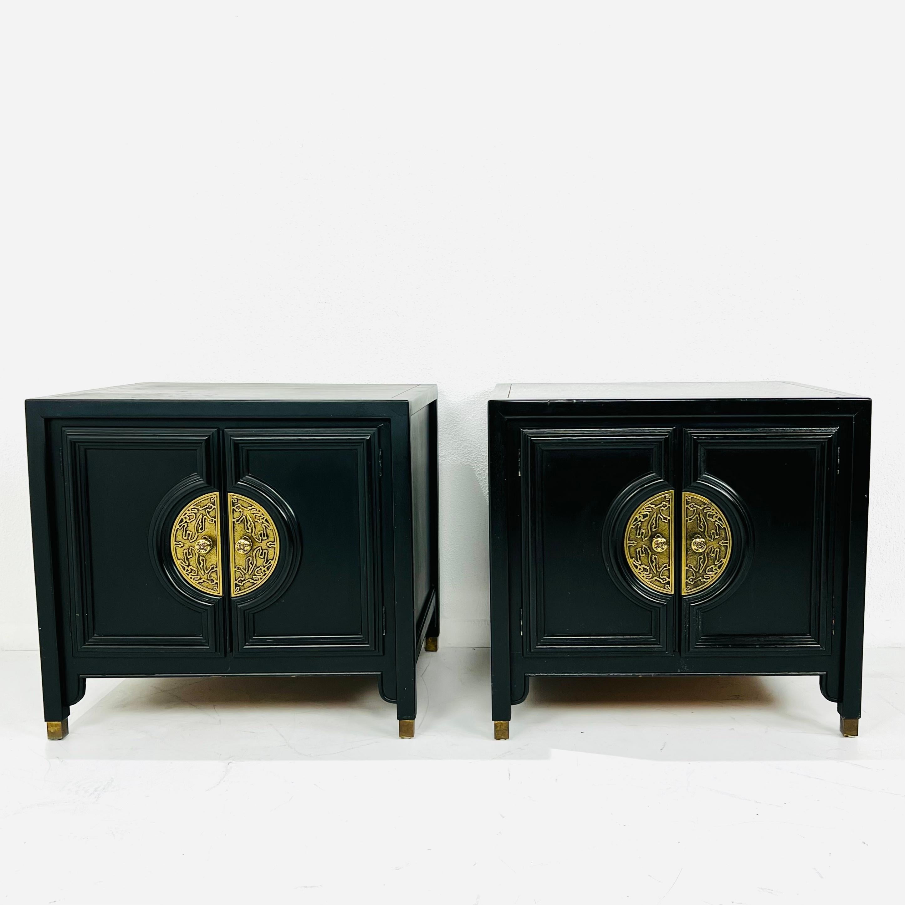 Pair of Chinoiserie Nightstands by Century Furniture In Good Condition For Sale In Dallas, TX
