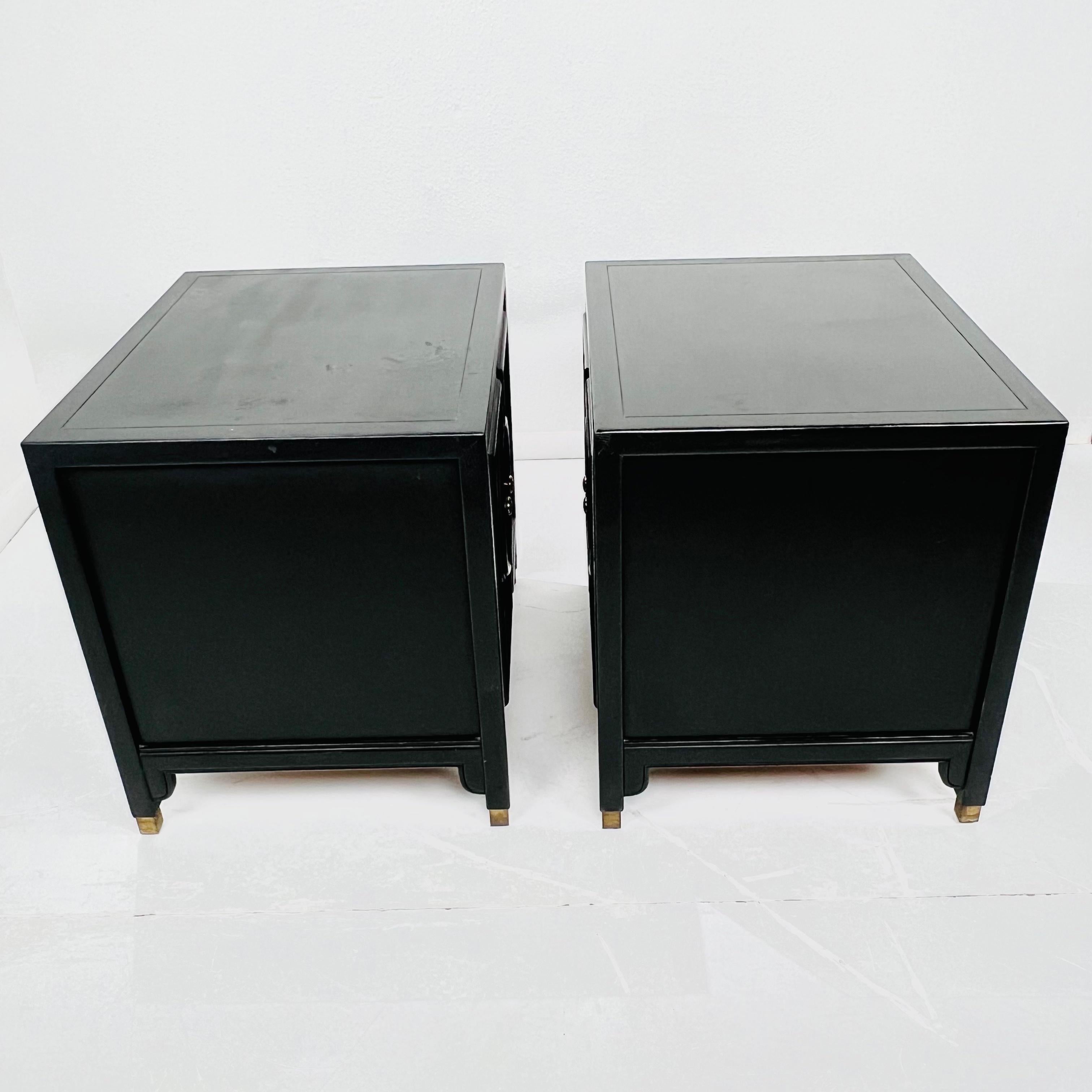Late 20th Century Pair of Chinoiserie Nightstands by Century Furniture For Sale