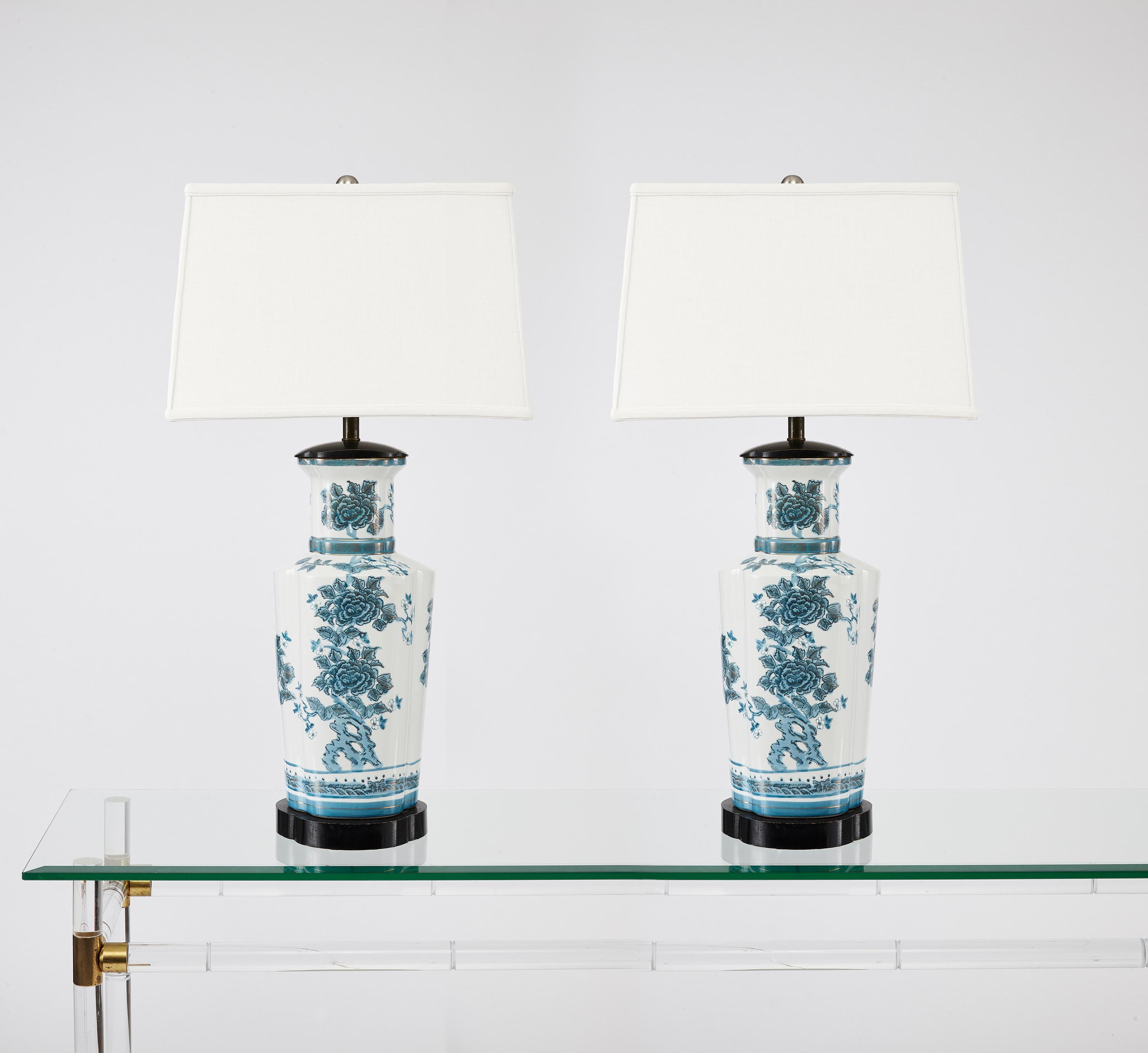 Pair of Blue Chinoiserie Hand Painted Table Lamps in the Style of Billy Haines In Good Condition For Sale In Saint Louis, MO