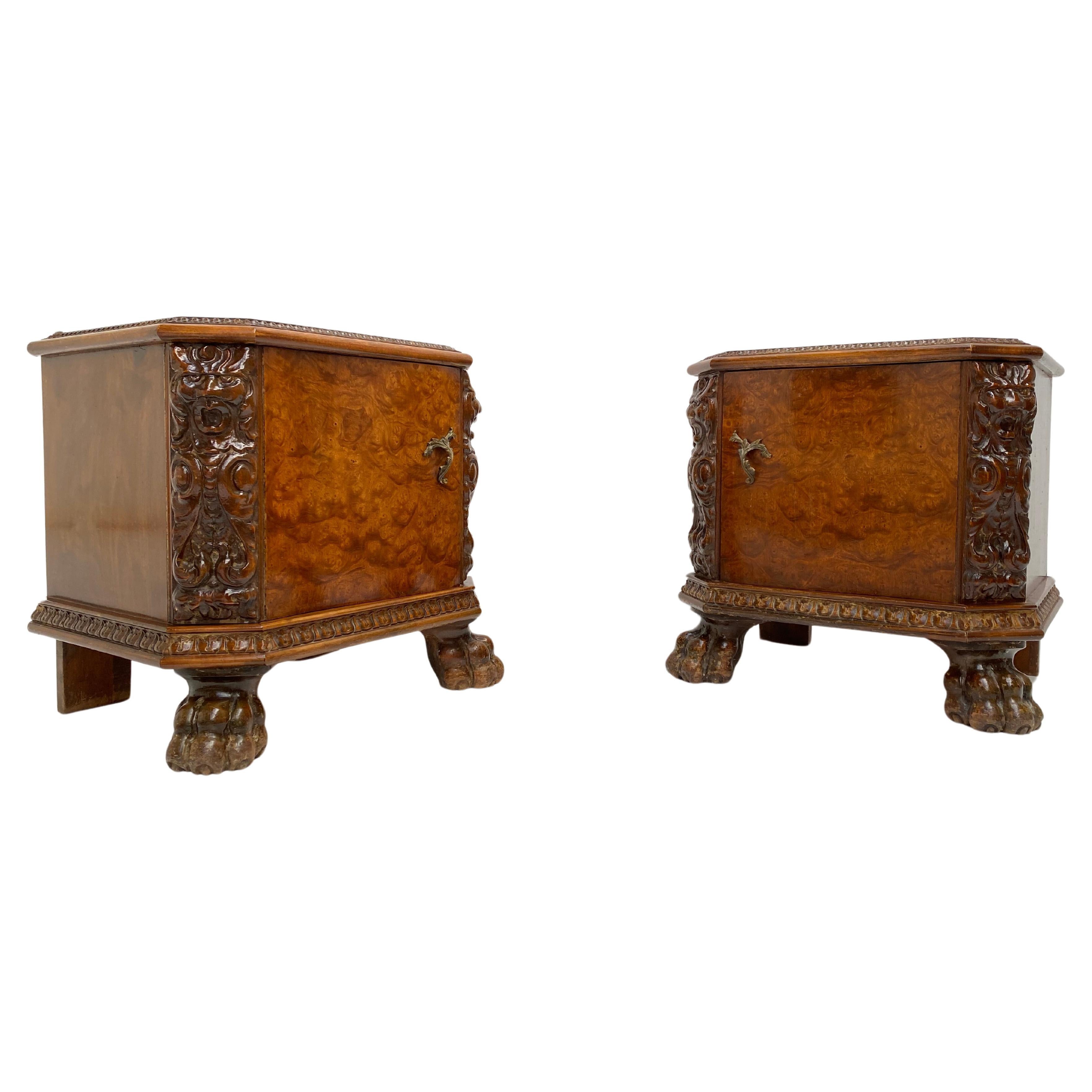 Hand-Carved Pair of Chippendale Baroque Style Night Stands with Lion Claw Feet Carved Walnut For Sale