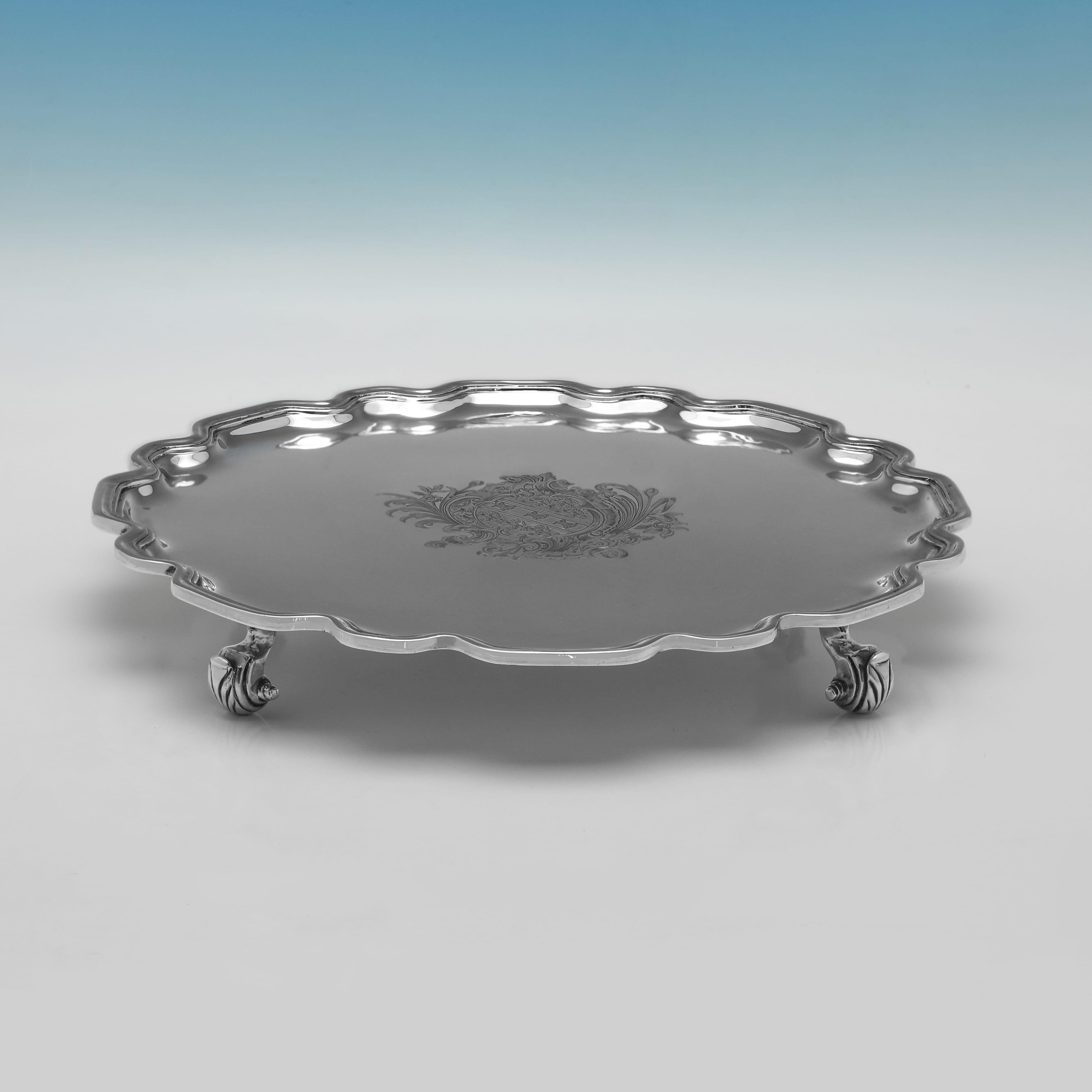 Paar Salben aus Sterlingsilber mit Chippendale-Rand - 90 Feinunzen - 1939 (Englisch) im Angebot