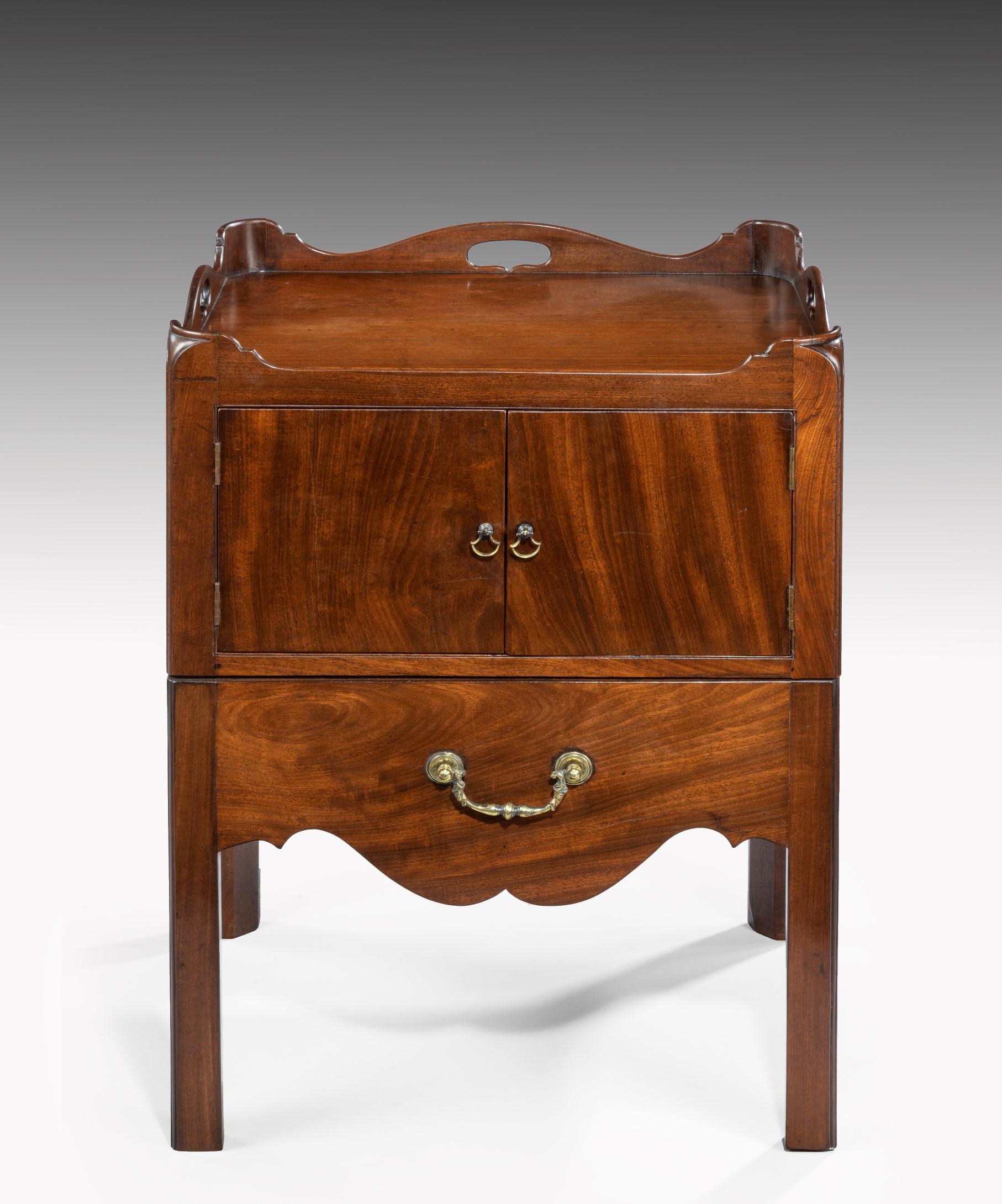 chippendale commode