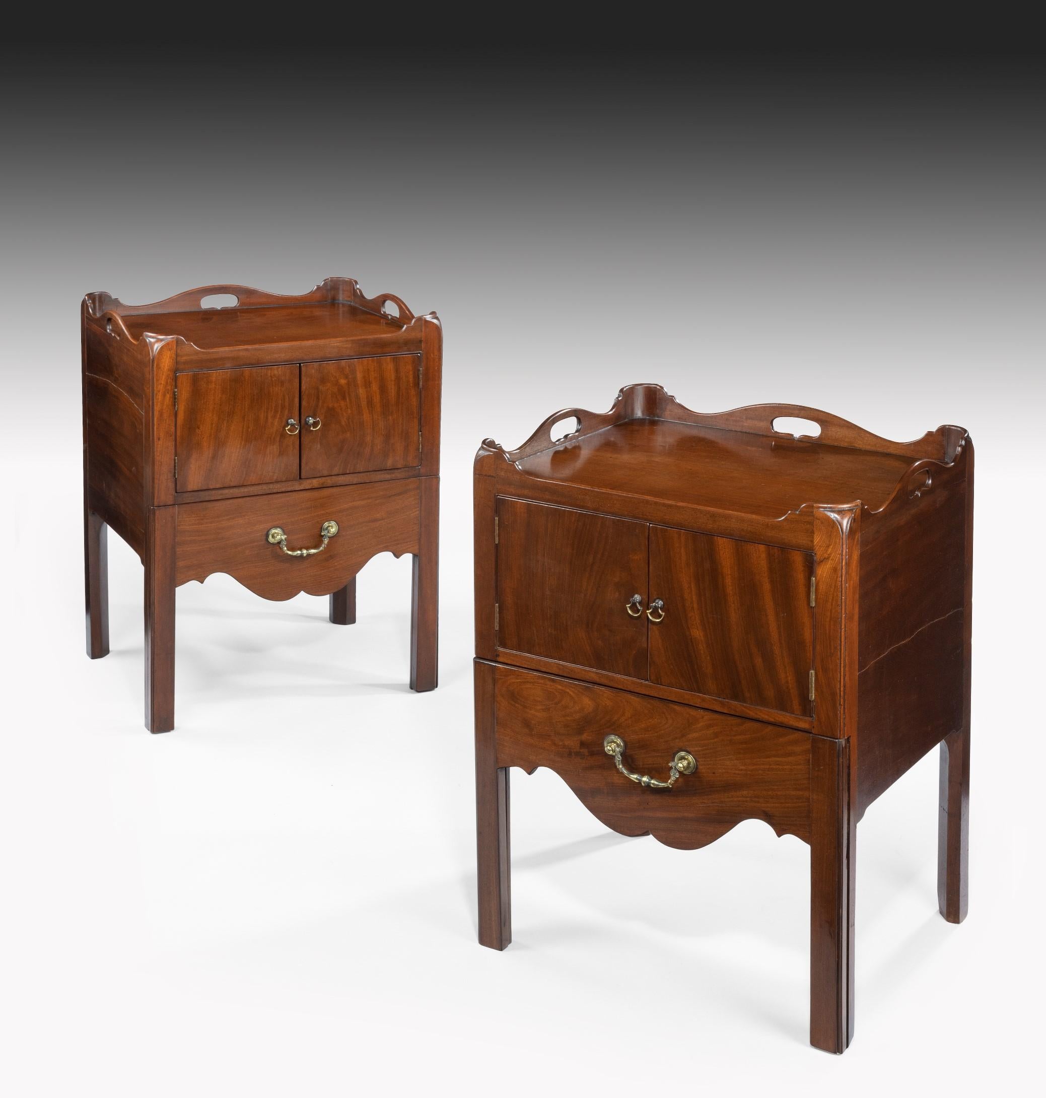 Pair of Chippendale Period Mahogany Tray Top Commodes In Good Condition In London, GB