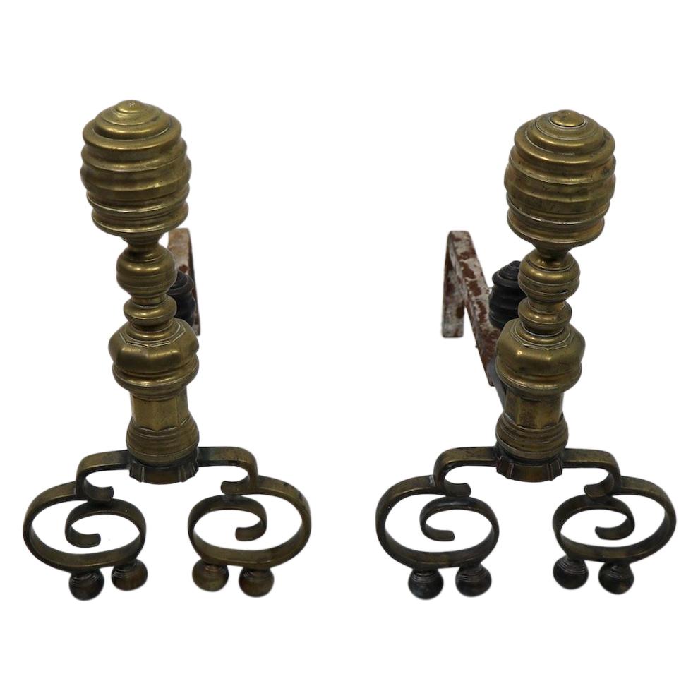 Coppia di candelabri Chippendale Revival con top ad alveare