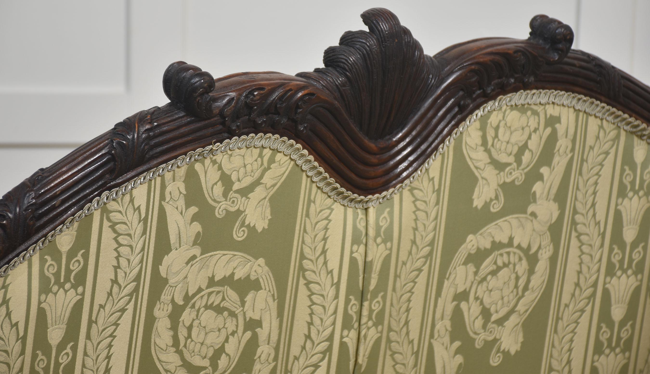 Pair of Chippendale revival settees For Sale 4