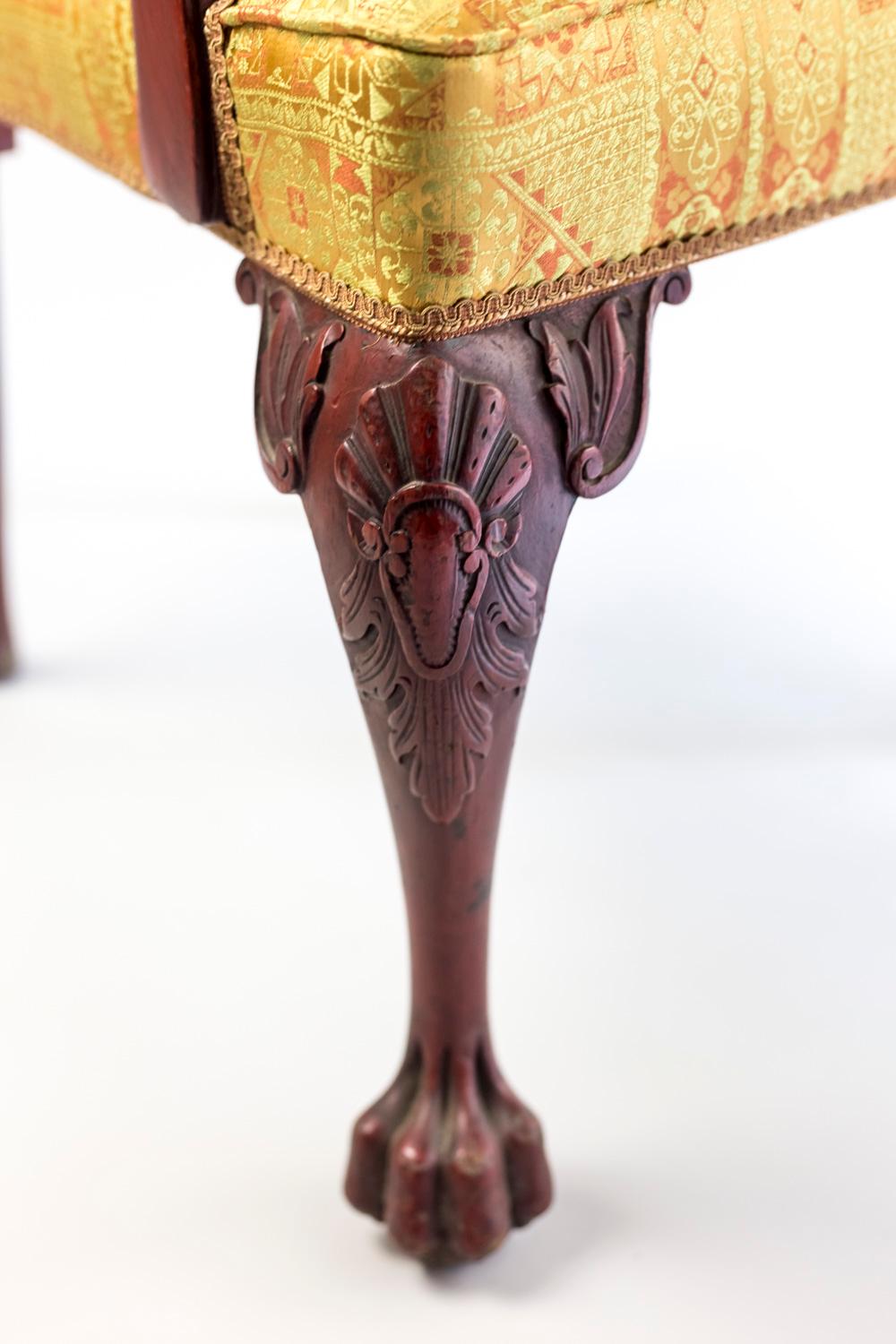Coppia di poltrone in stile Chippendale in legno laccato rosso, circa 1880 in vendita 4