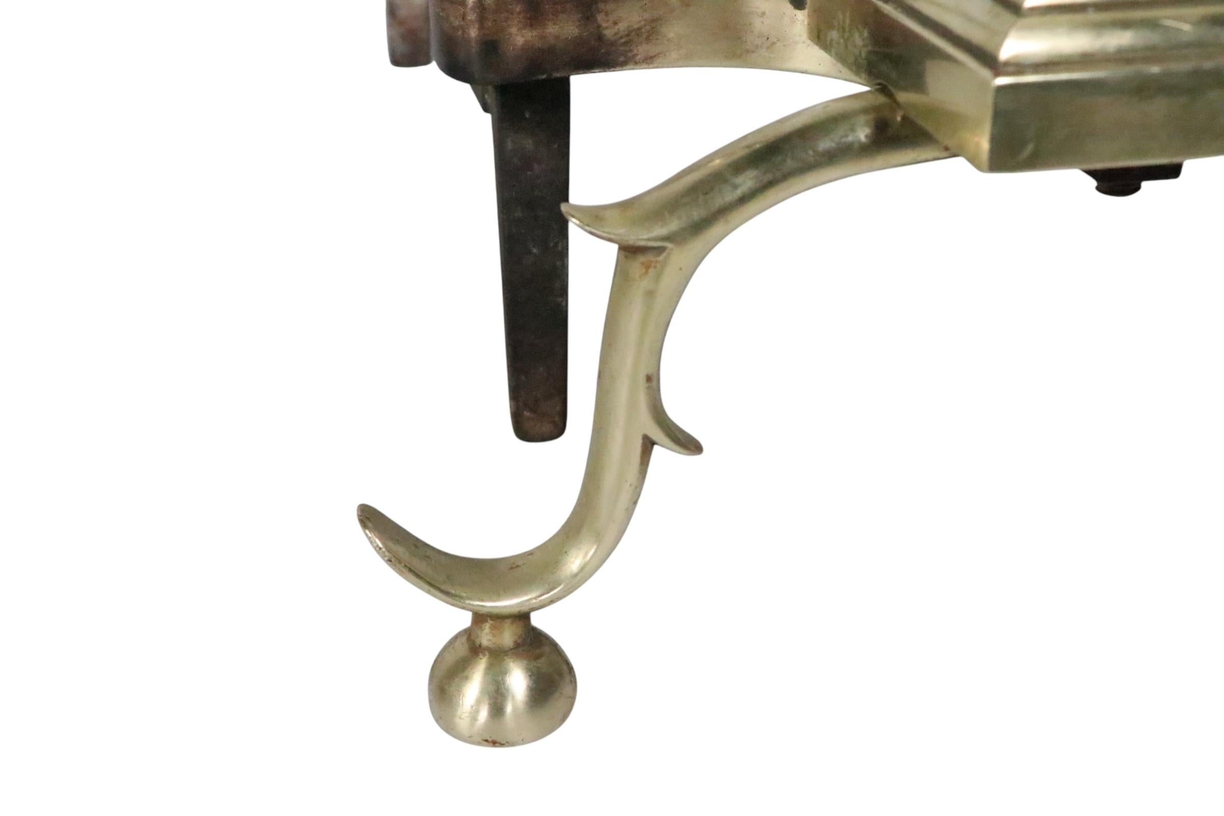 Paar Messing-Andirons im Chippendale-Stil, 1900/1930er Jahre im Angebot 15