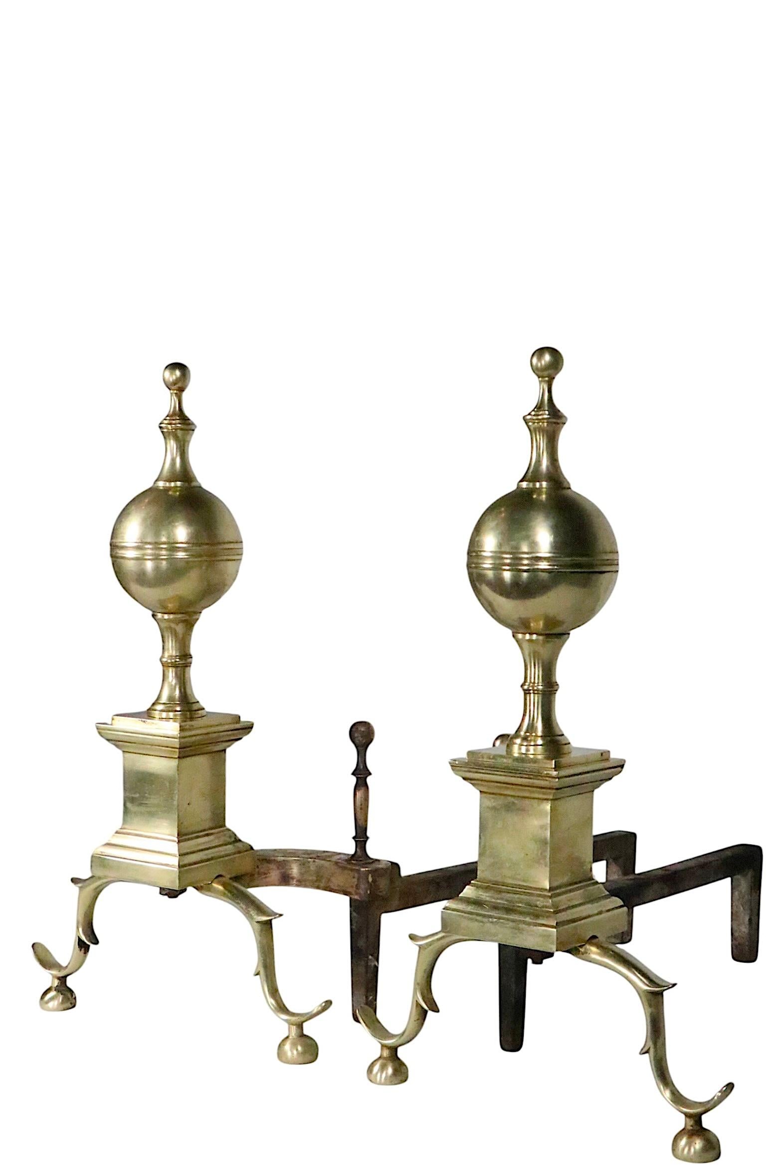 Paar Messing-Andirons im Chippendale-Stil, 1900/1930er Jahre im Zustand „Gut“ im Angebot in New York, NY