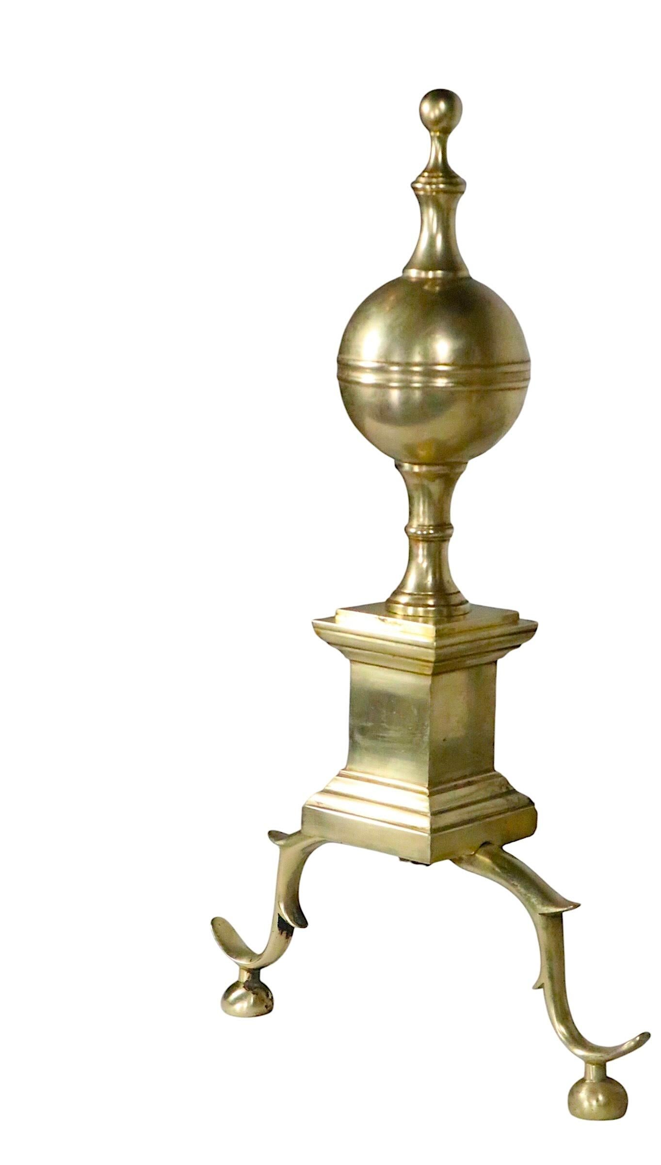Paar Messing-Andirons im Chippendale-Stil, 1900/1930er Jahre (20. Jahrhundert) im Angebot