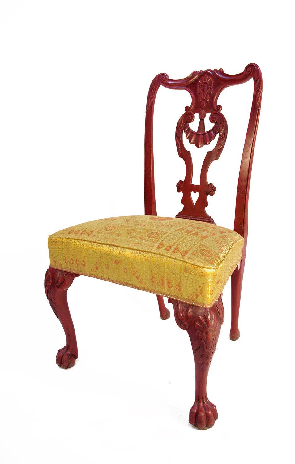 Chippendale chinois Paire de chaises de style Chippendale en bois laqué rouge:: vers 1880 en vente