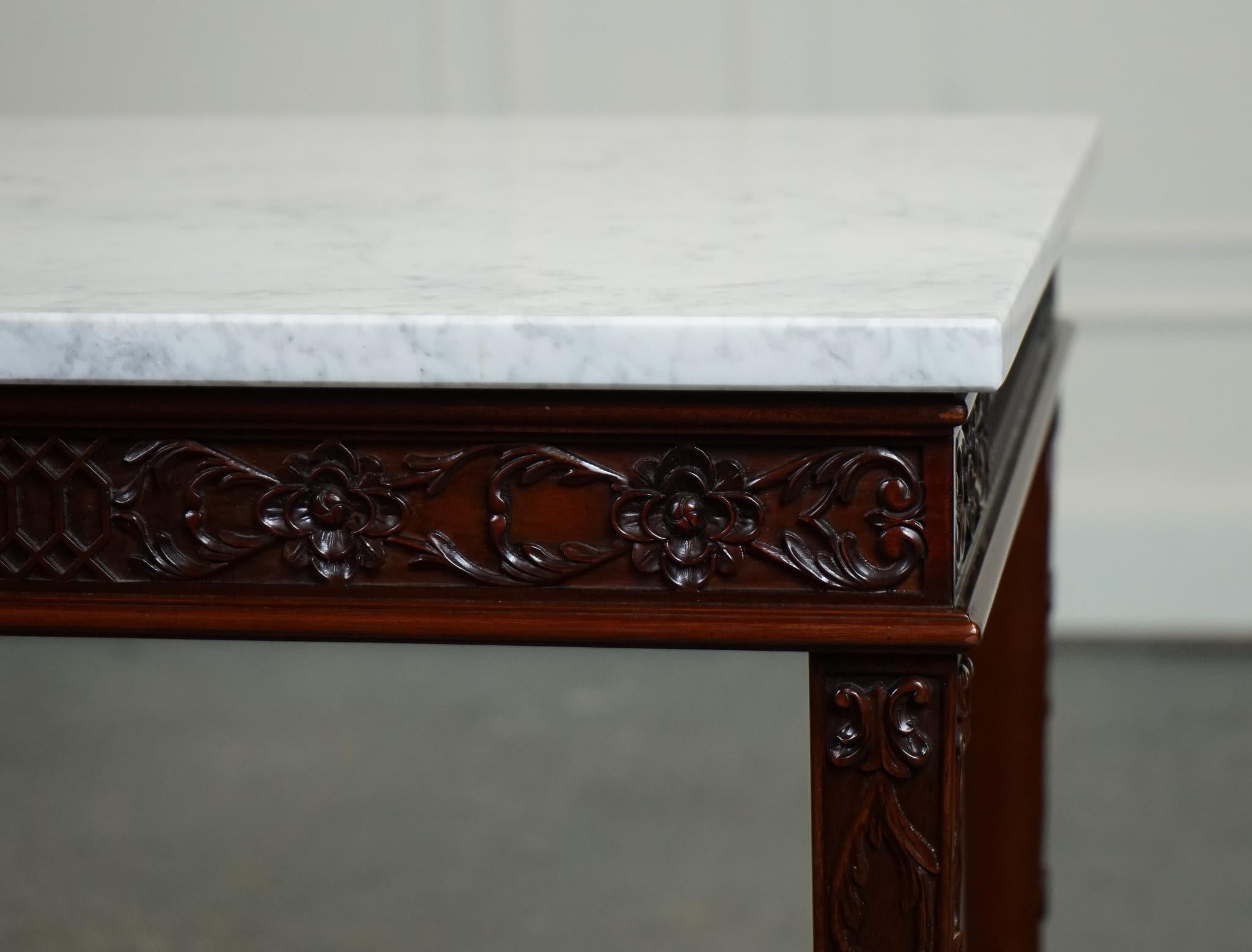 PAiR OF CHIPPENDALE STYLE CONSOLE TABLES WITH NEW WHITE CARRARA MARBLE TOPS For Sale 12