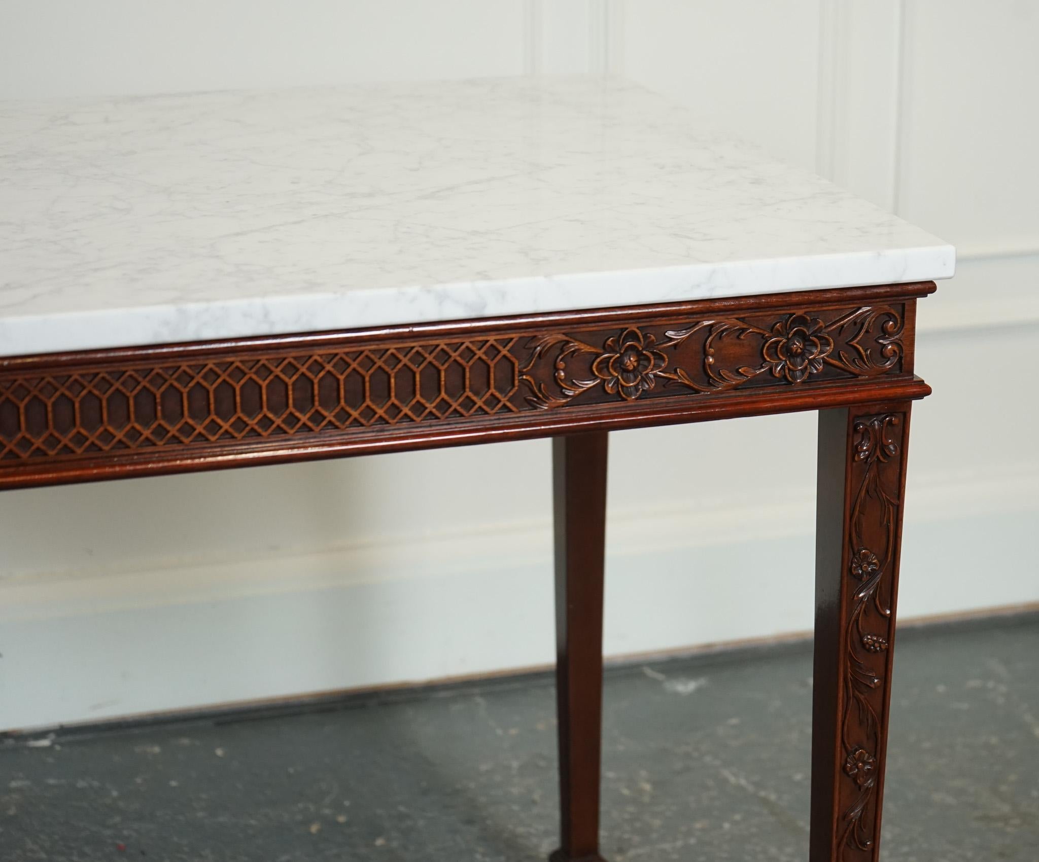 PAiR OF CHIPPENDALE STYLE CONSOLE TABLES WITH NEW WHITE CARRARA MARBLE TOPS In Good Condition For Sale In Pulborough, GB