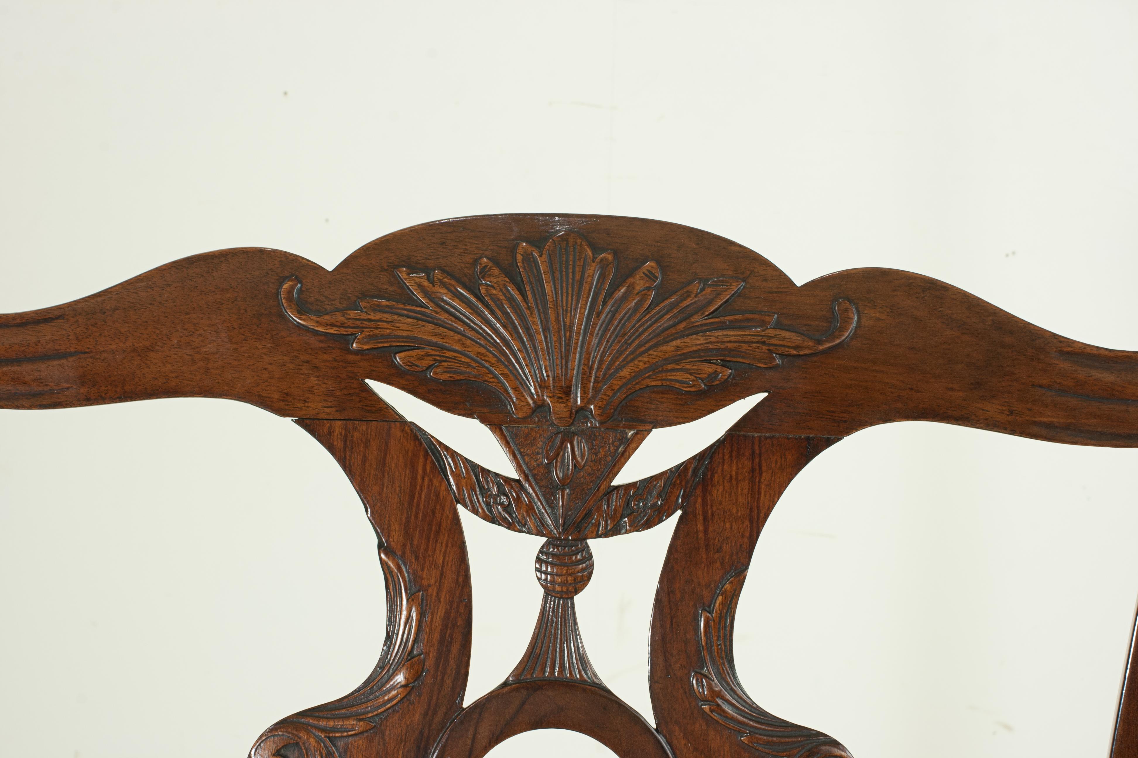 Paire de chaises de salle à manger en acajou de style Chippendale, début du 19ème siècle en vente 3