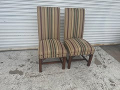 Coppia di chahir laterali in mogano in stile Chippendale