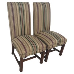 Paar Mahagoni-Seitenchairs im Chippendale-Stil