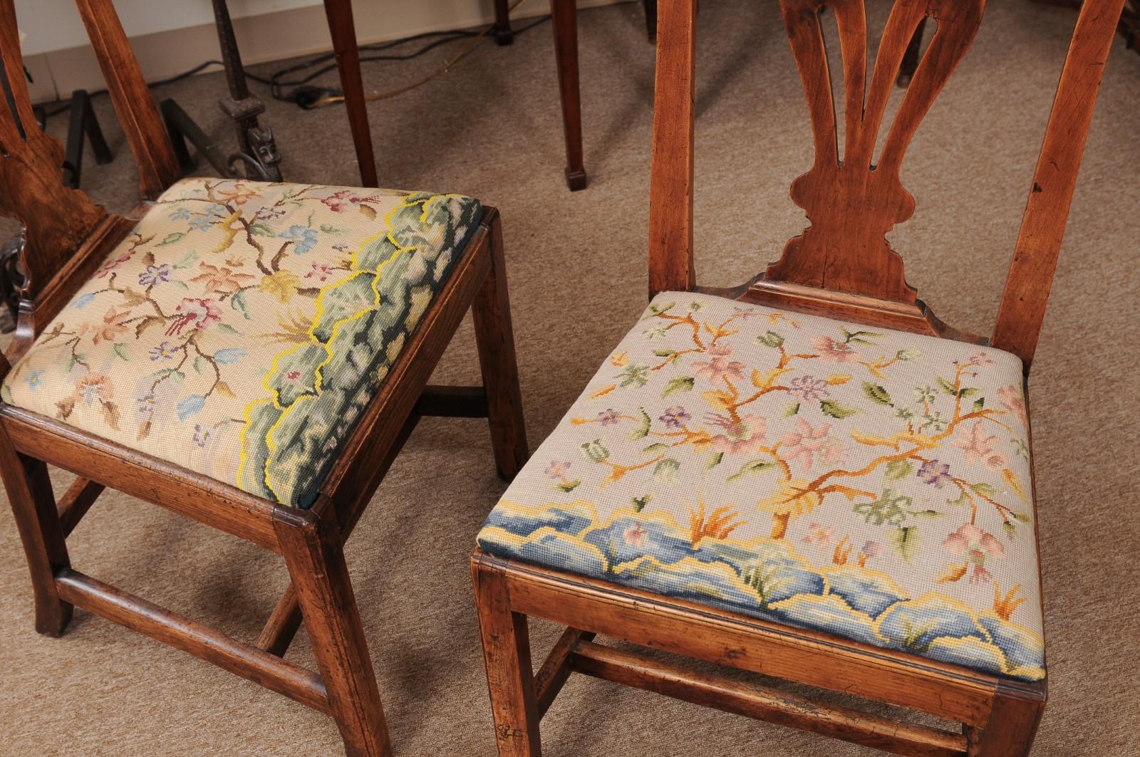 Pair of Chippendale Style Side Chairs in Elm with Needlepoint Slip Seats, 19th C For Sale 1