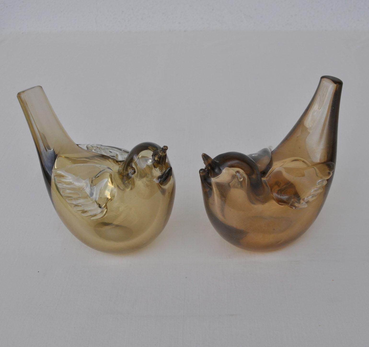 Hand-Crafted Pair of Chirping Birds, Hand Blown Iridescent Gold Crystal Glass by Paolo Venini