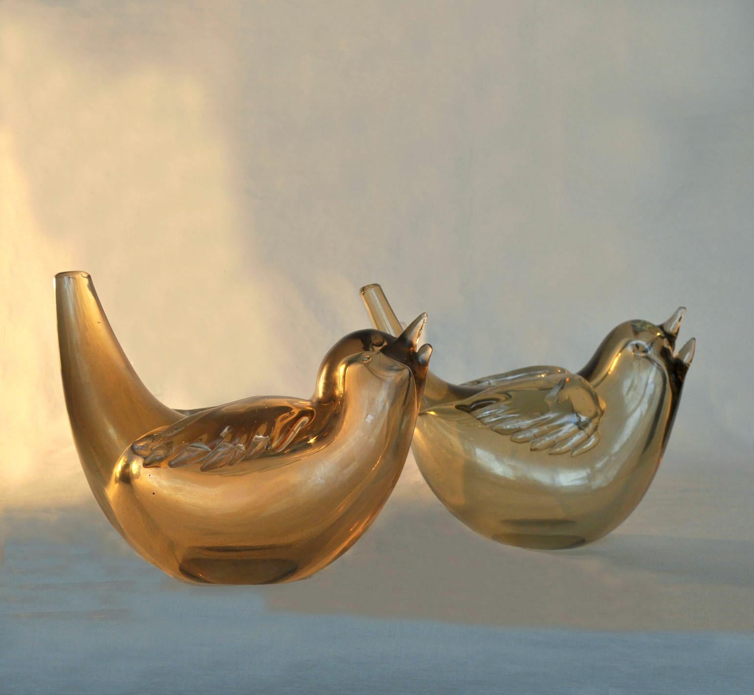 Pair of Chirping Birds, Hand Blown Iridescent Gold Crystal Glass by Paolo Venini In Excellent Condition In London, GB