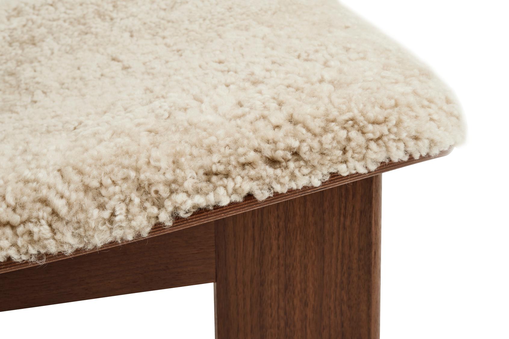 Pair of Chisel Lounge Chairs-Sheepskin Mohawi 21/Lacquered Walnut for Hay In New Condition For Sale In Dubai, AE