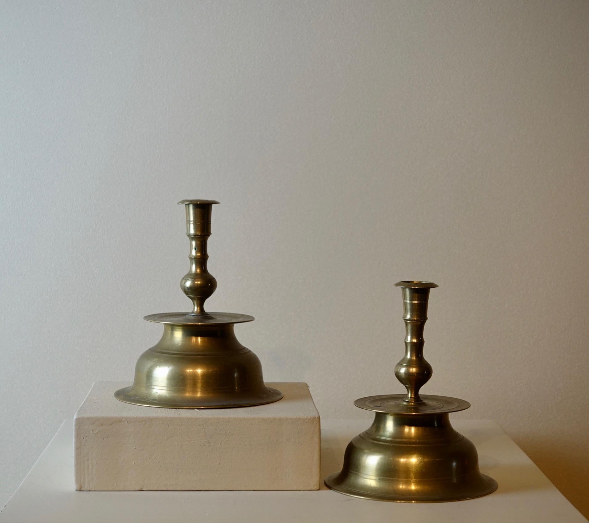 Tedesco Coppia di candelabri cesellati in vendita