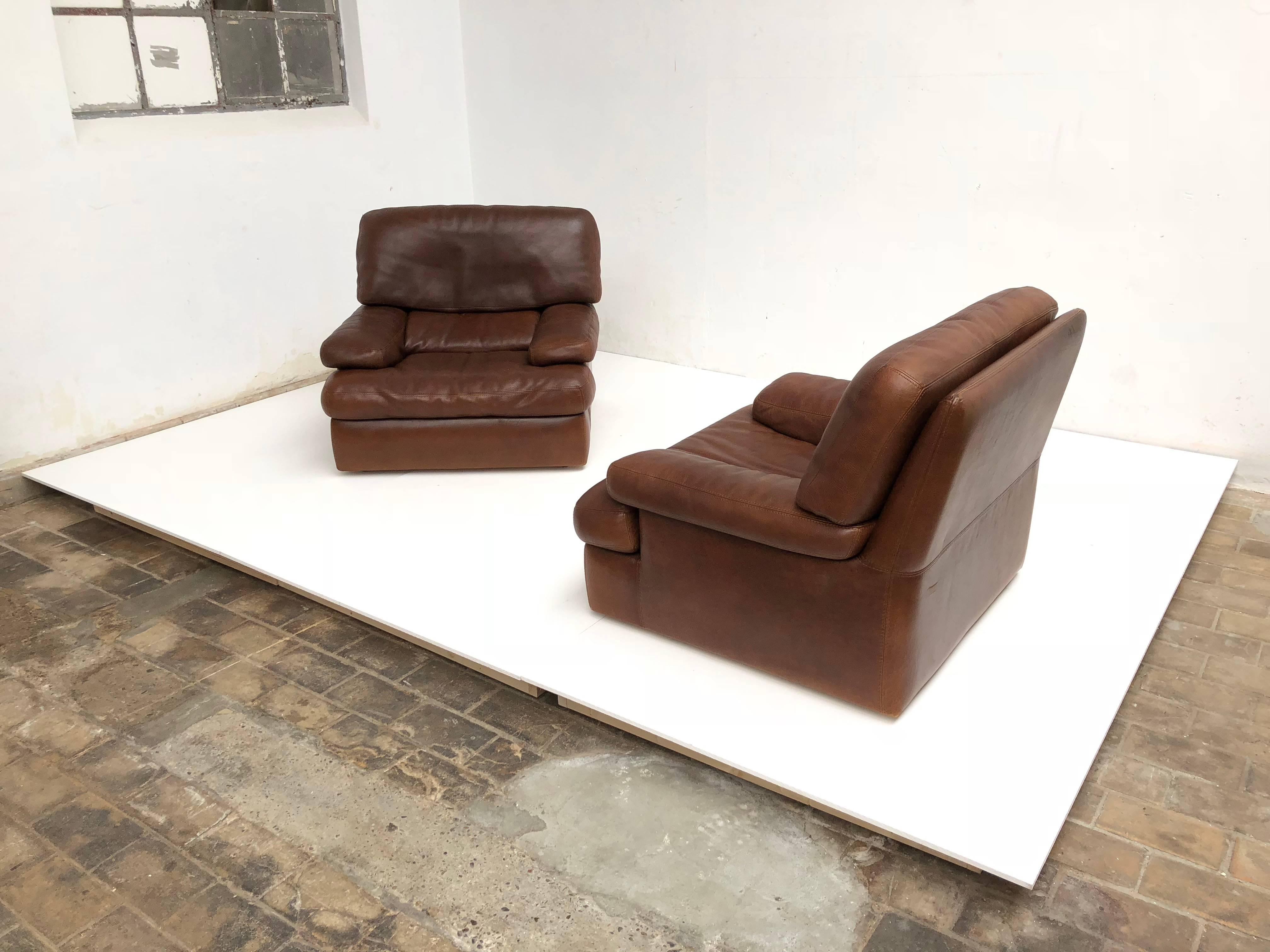 Mid-Century Modern Pair of Chocolate Brown Vintage Leather Roche Bobois Lounge Chairs, 1970s