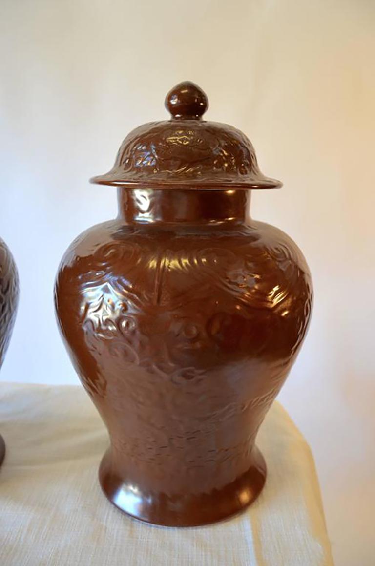 Pair of chocolate cachepots. Beautiful accessory.